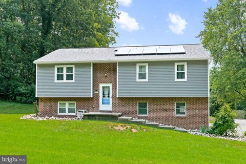 Photo of 2122 River Road, Bainbridge, PA 17502 (MLS # PALA2037734)