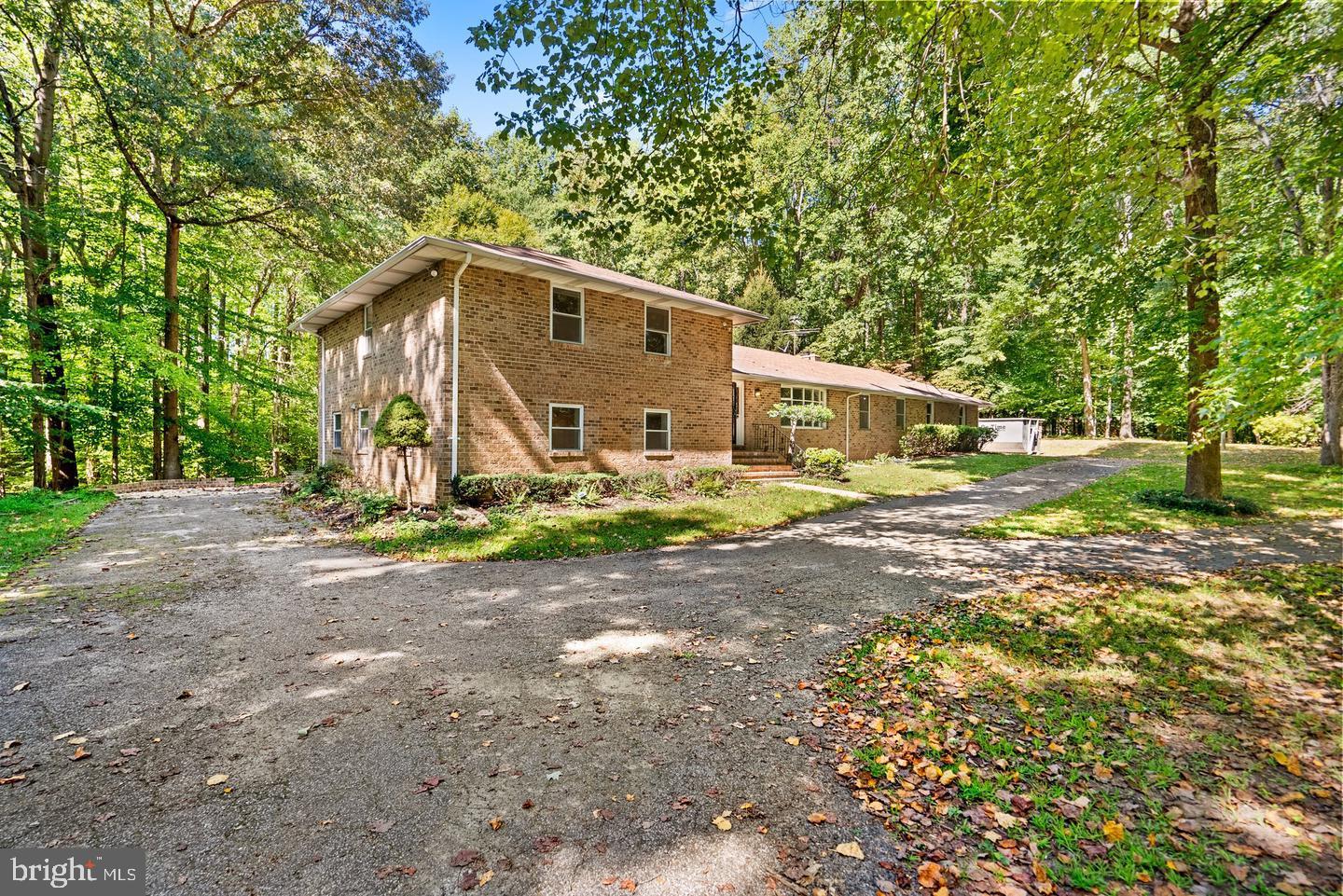 9409 CROOM ACRES