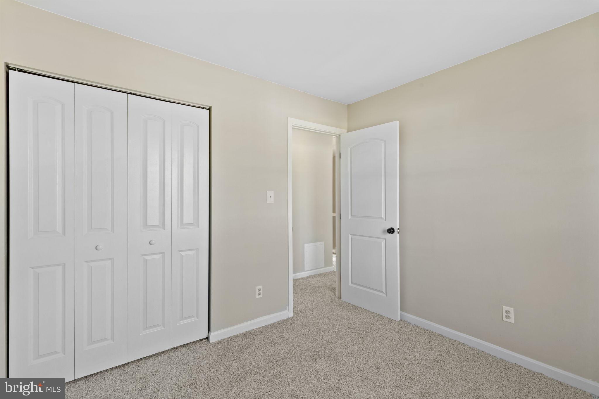 CONSTANT FRIENDSHIP - Residential