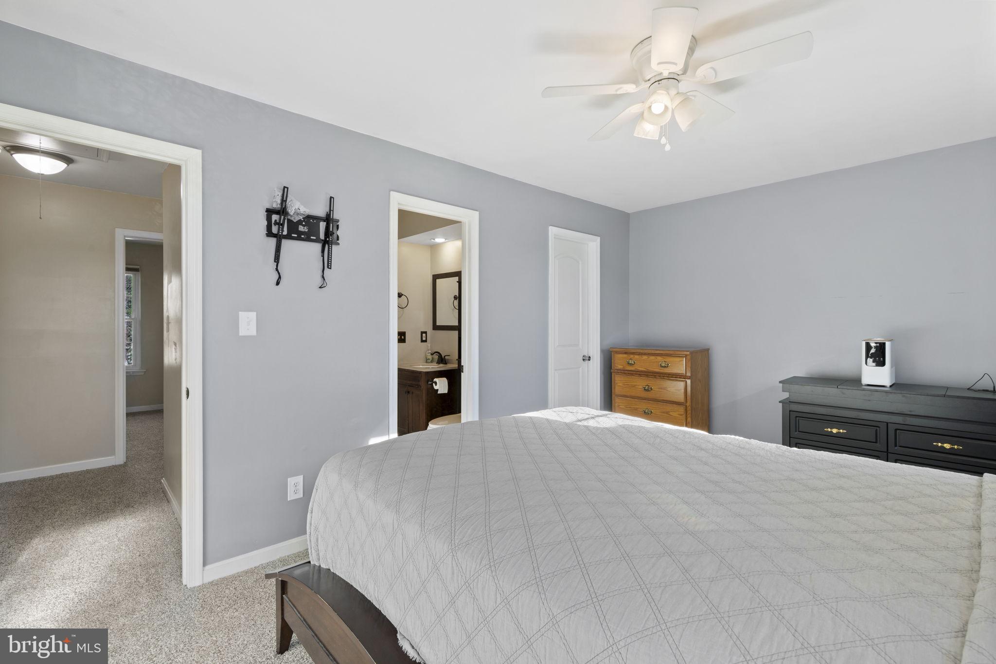 CONSTANT FRIENDSHIP - Residential