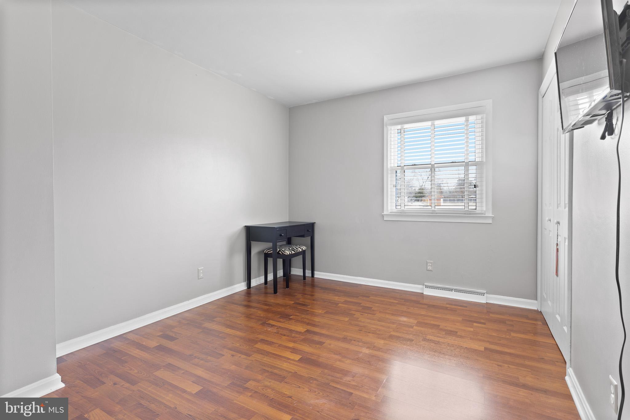 WHITE PLAINS - Residential