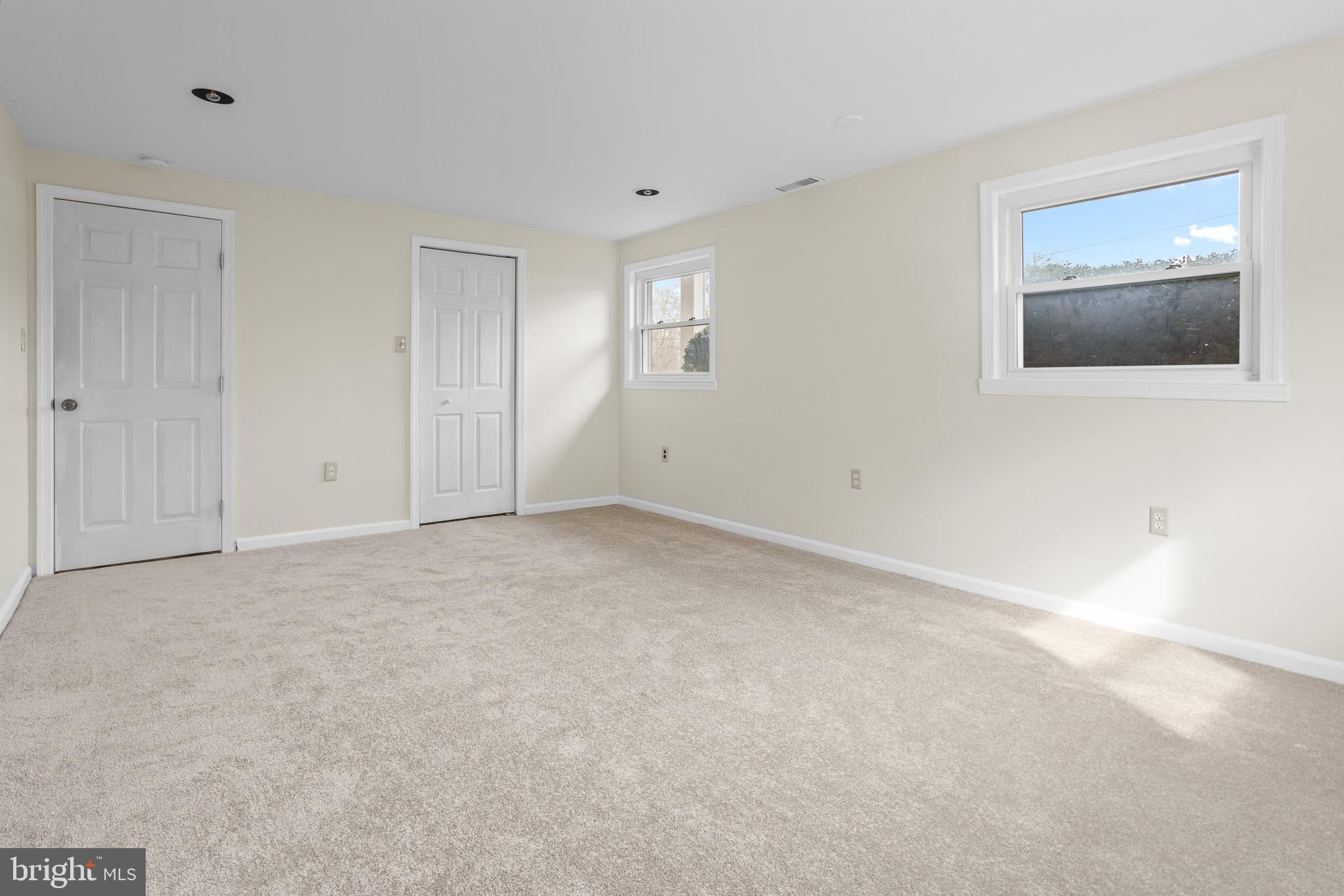 WHITE PLAINS - Residential