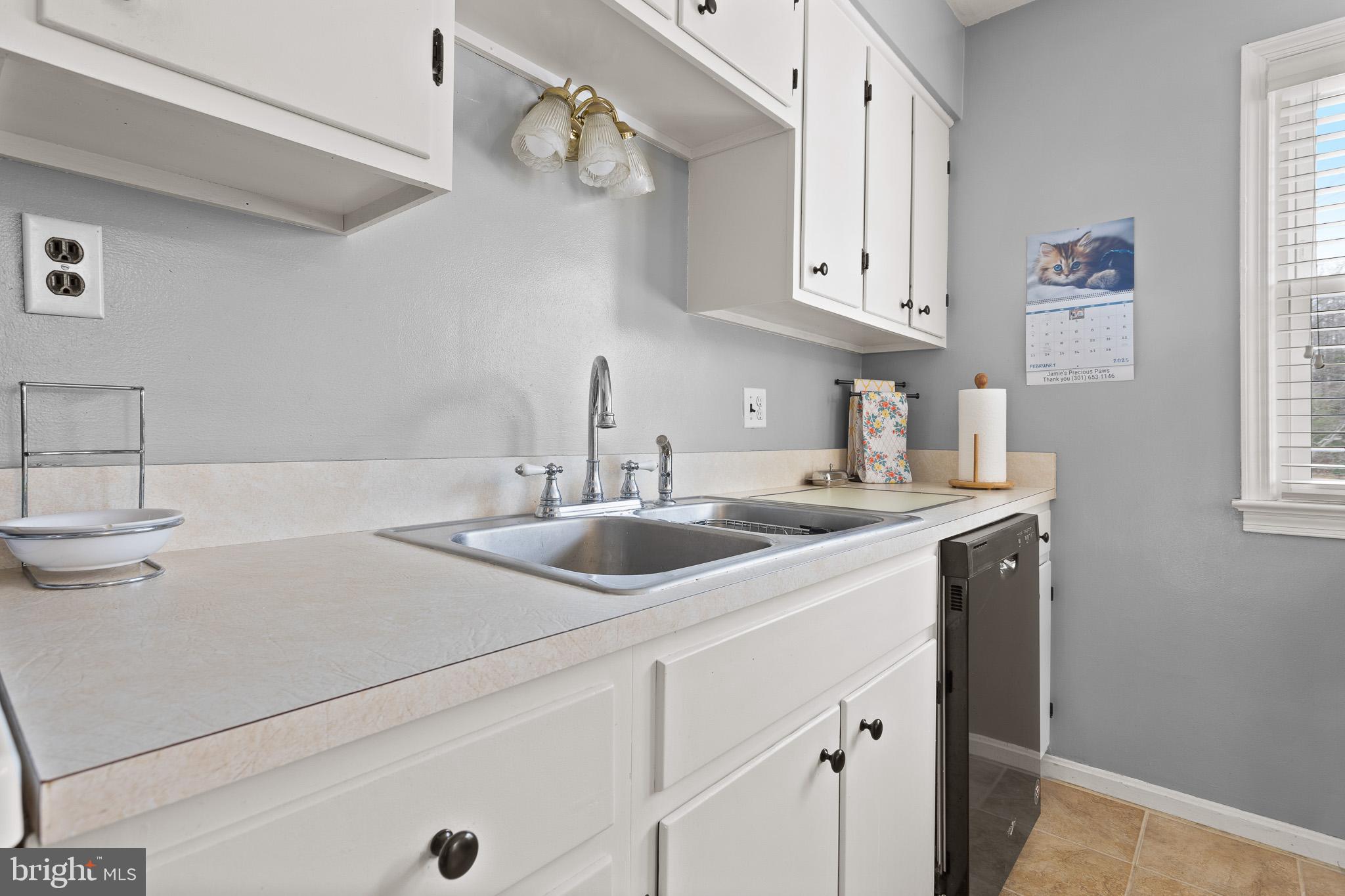 WHITE PLAINS - Residential