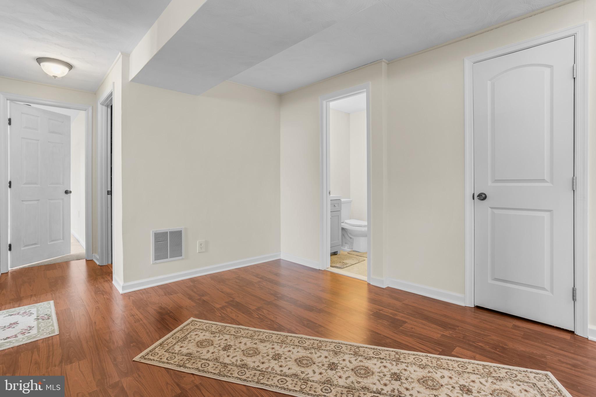 WHITE PLAINS - Residential