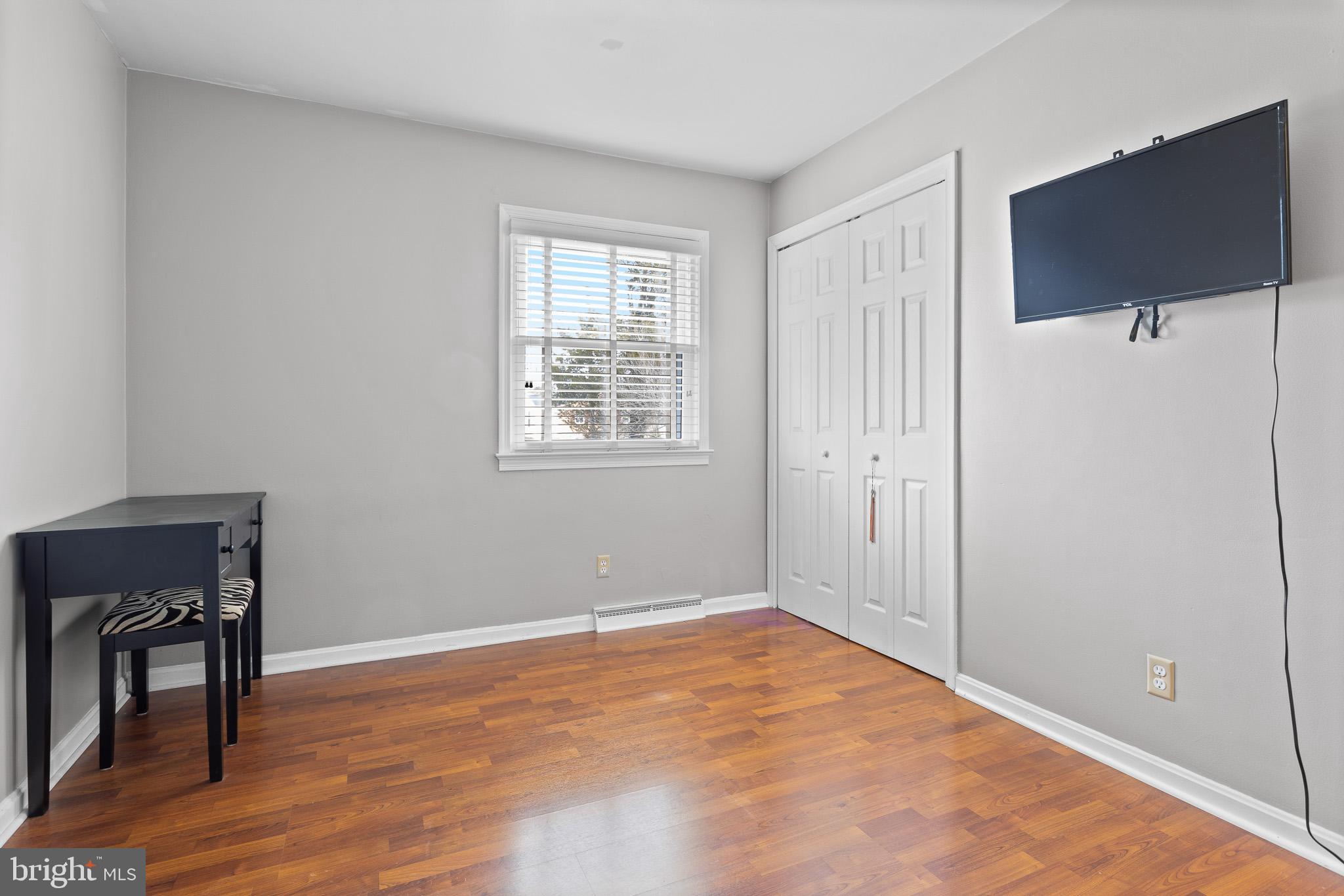 WHITE PLAINS - Residential