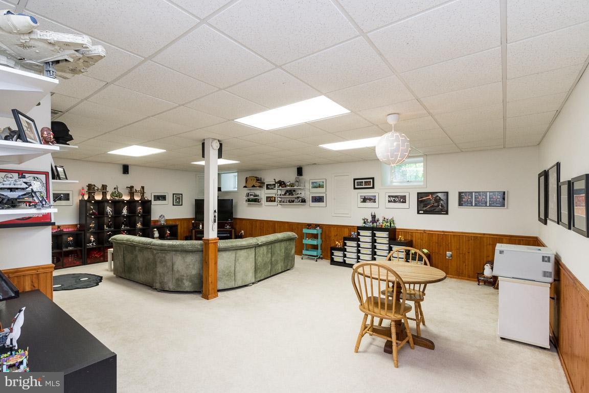 FOREST HILLS - Residential