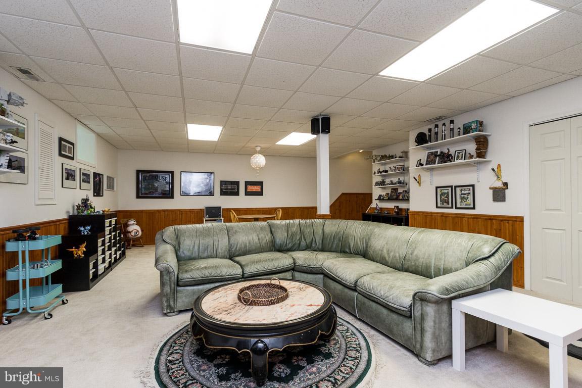 FOREST HILLS - Residential