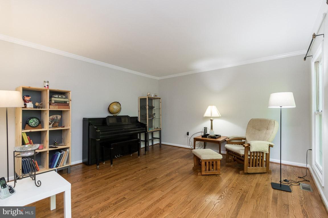 FOREST HILLS - Residential