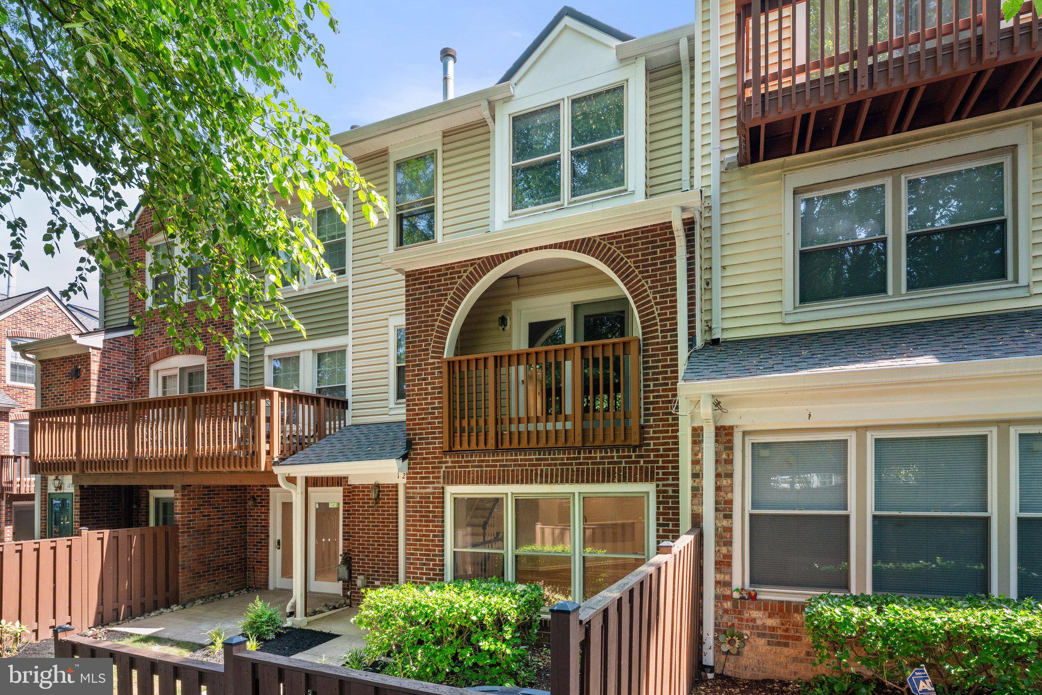 12560 KEMPSTON LANE