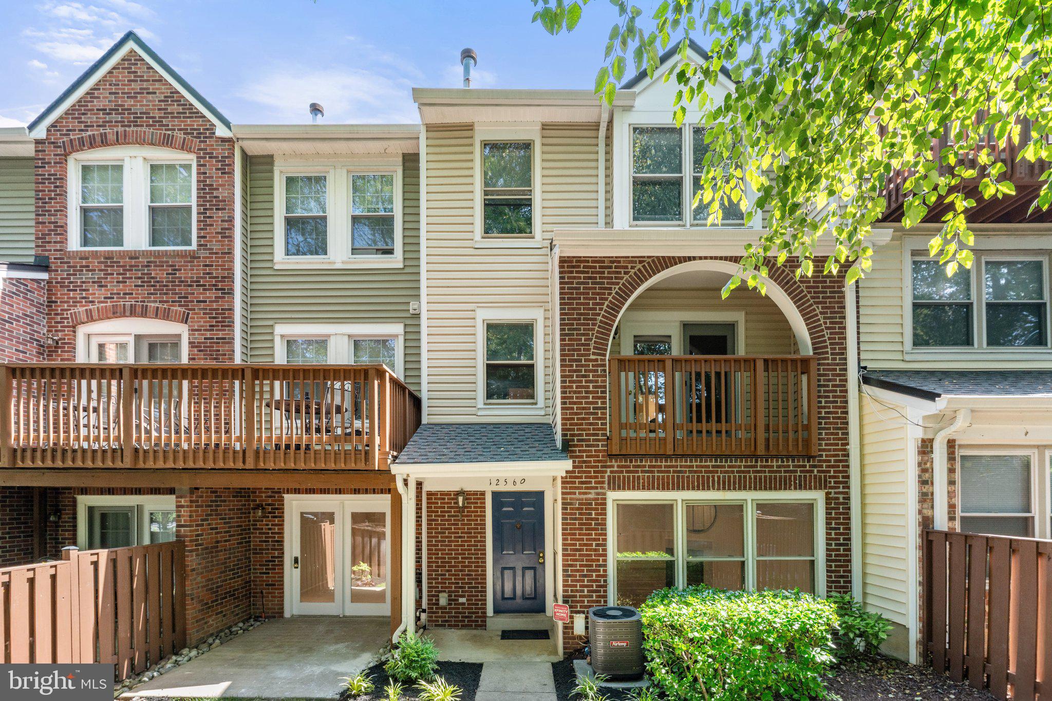 12560 KEMPSTON LANE