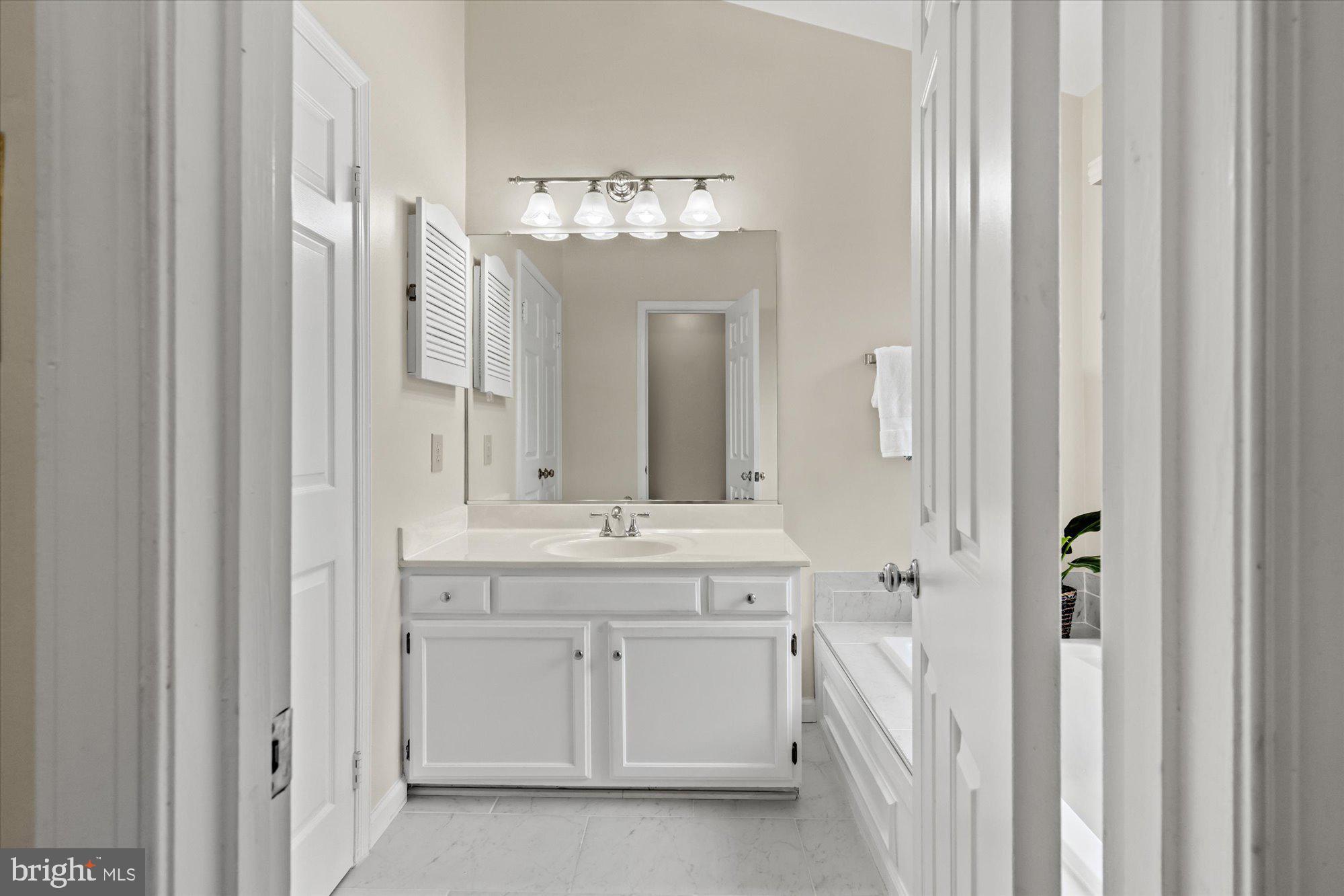 BELLE HAVEN ON THE GREEN - Residential