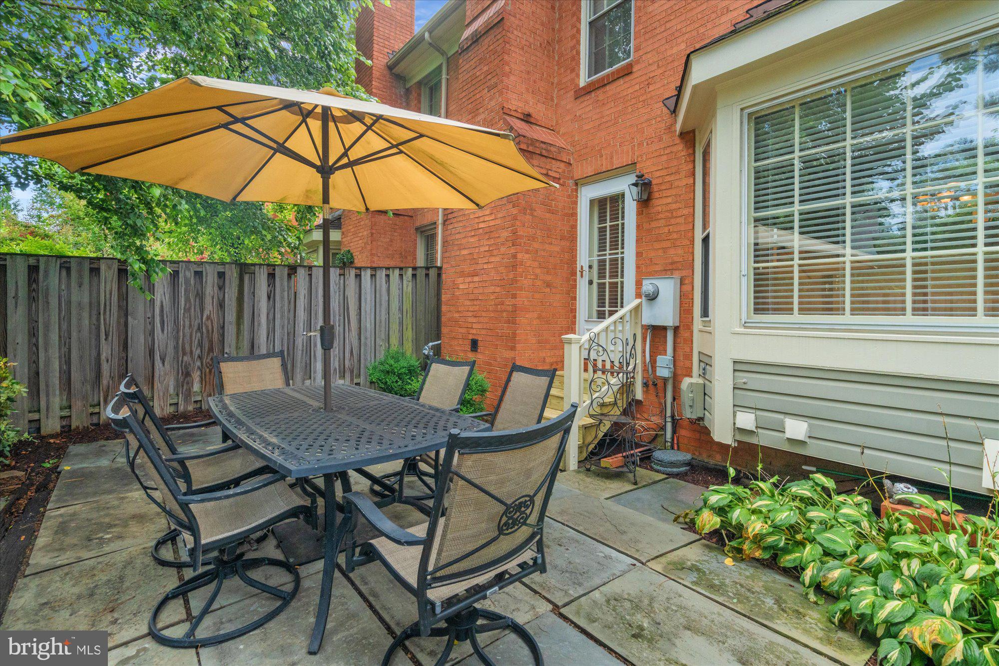 BELLE HAVEN ON THE GREEN - Residential