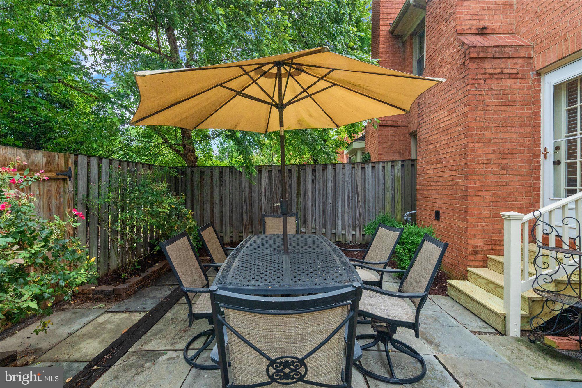 BELLE HAVEN ON THE GREEN - Residential