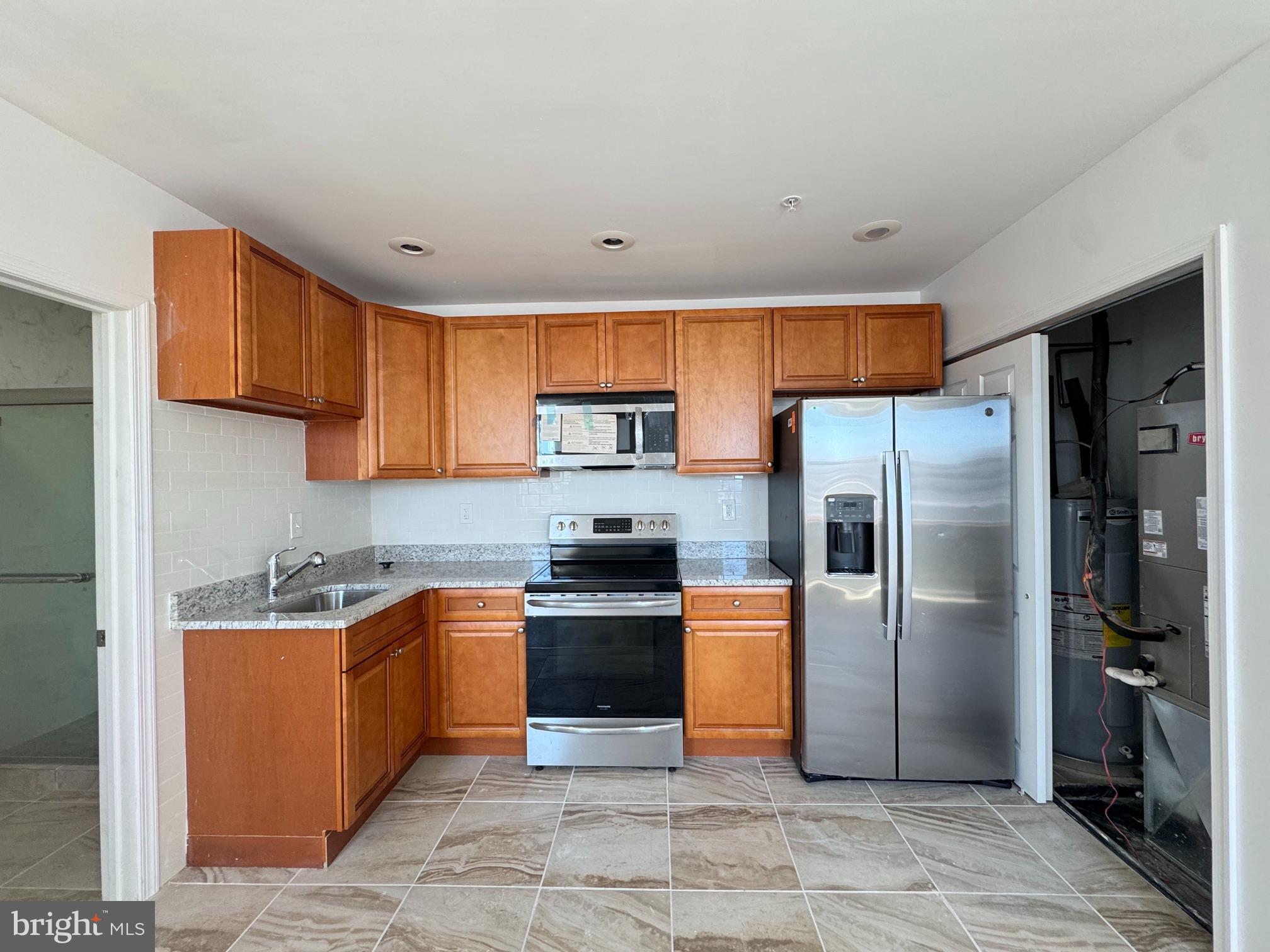 700 W GIRARD AVENUE