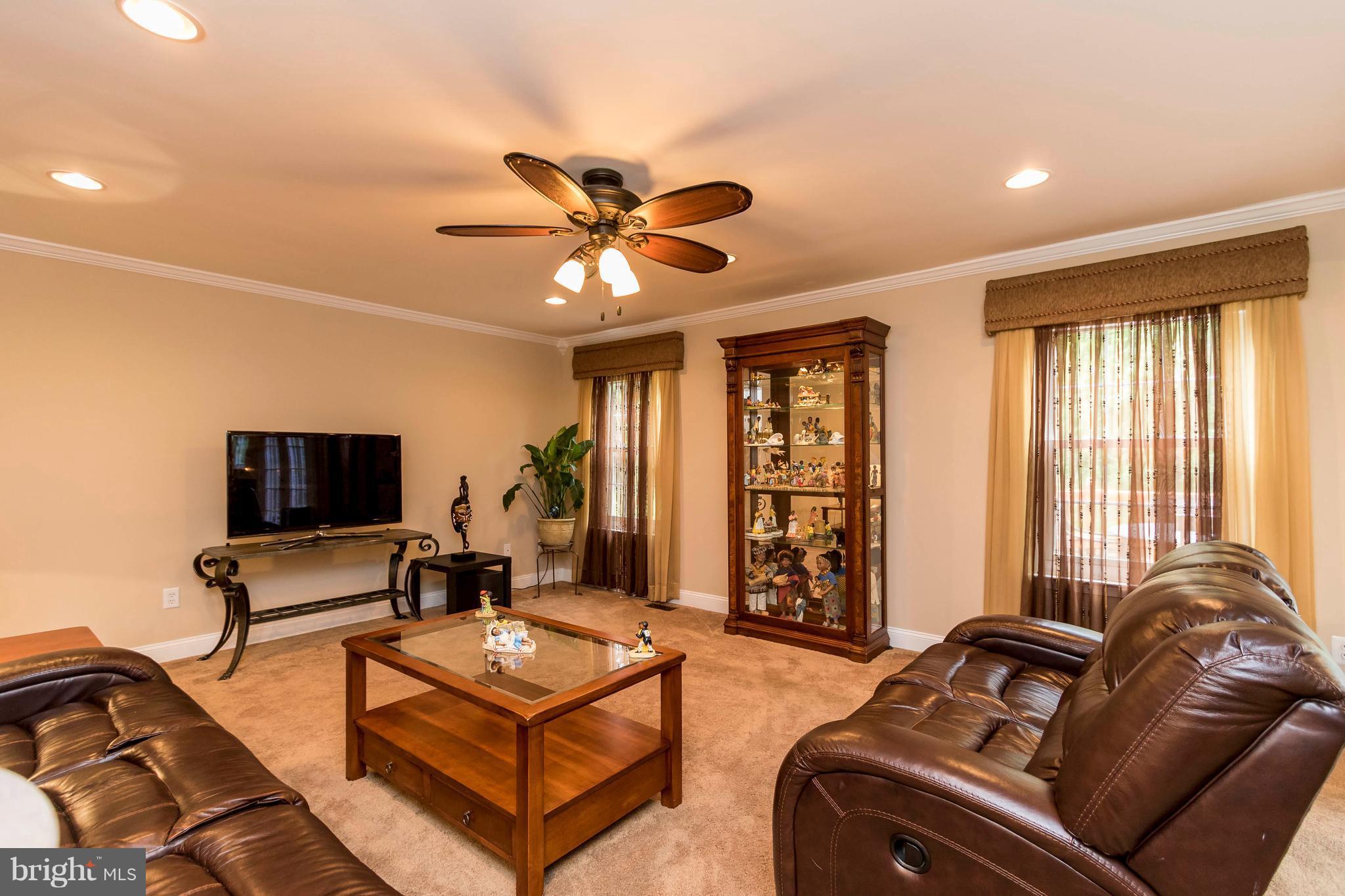 RIVER OAKS - Residential