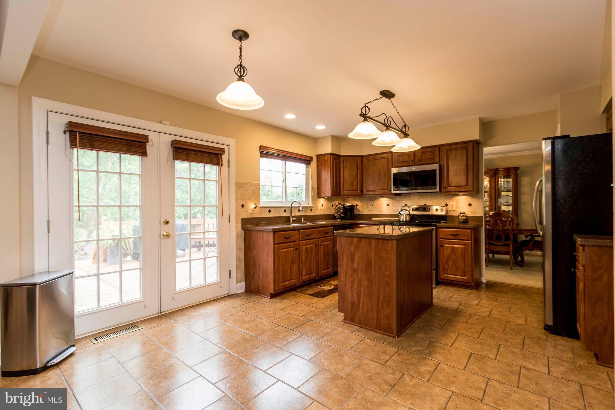 RIVER OAKS - Residential