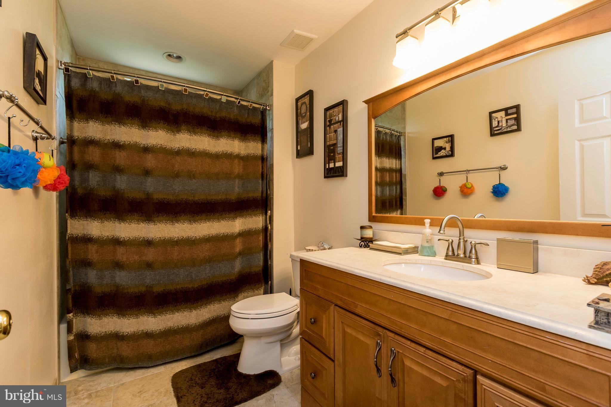 RIVER OAKS - Residential