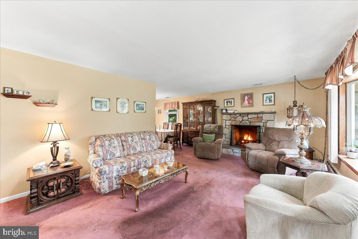 100 W THOMPSON AVENUE
