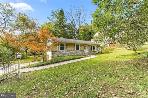 Photo of 100 W Thompson Avenue, SPRINGFIELD, PA 19064 (MLS # PADE2125516)