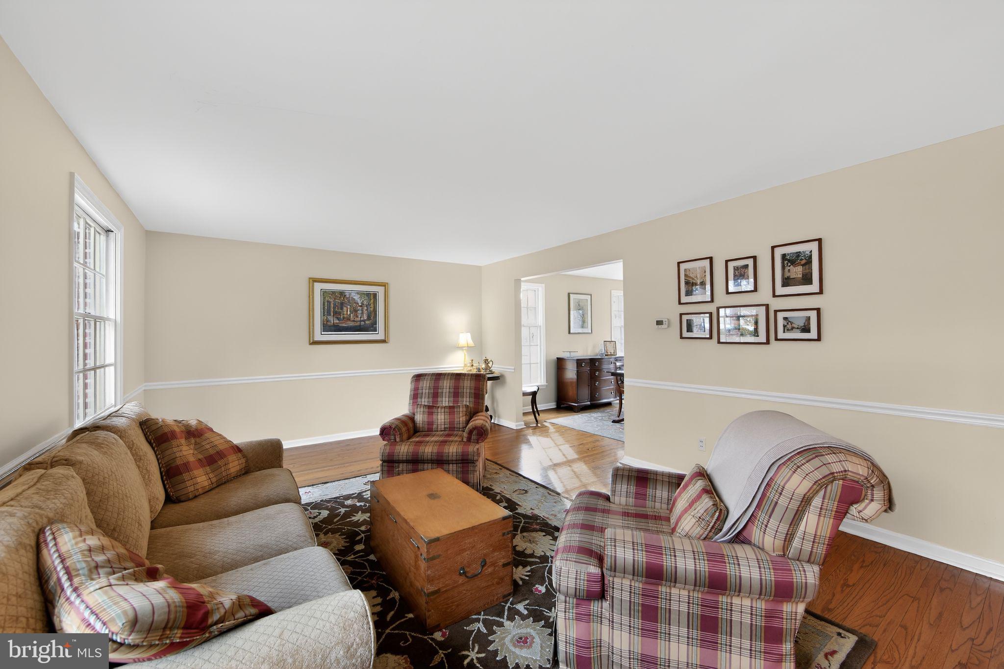 SPRING KNOLL - Residential