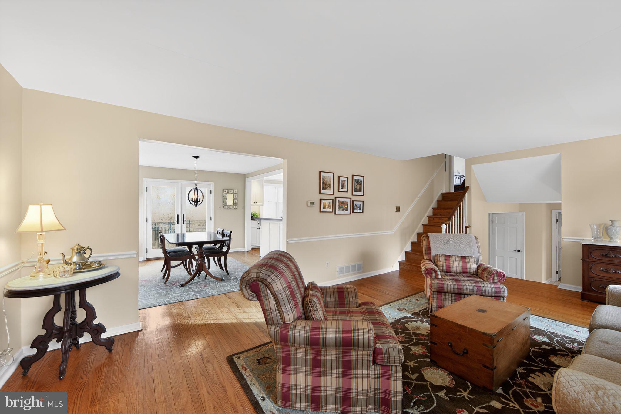 SPRING KNOLL - Residential