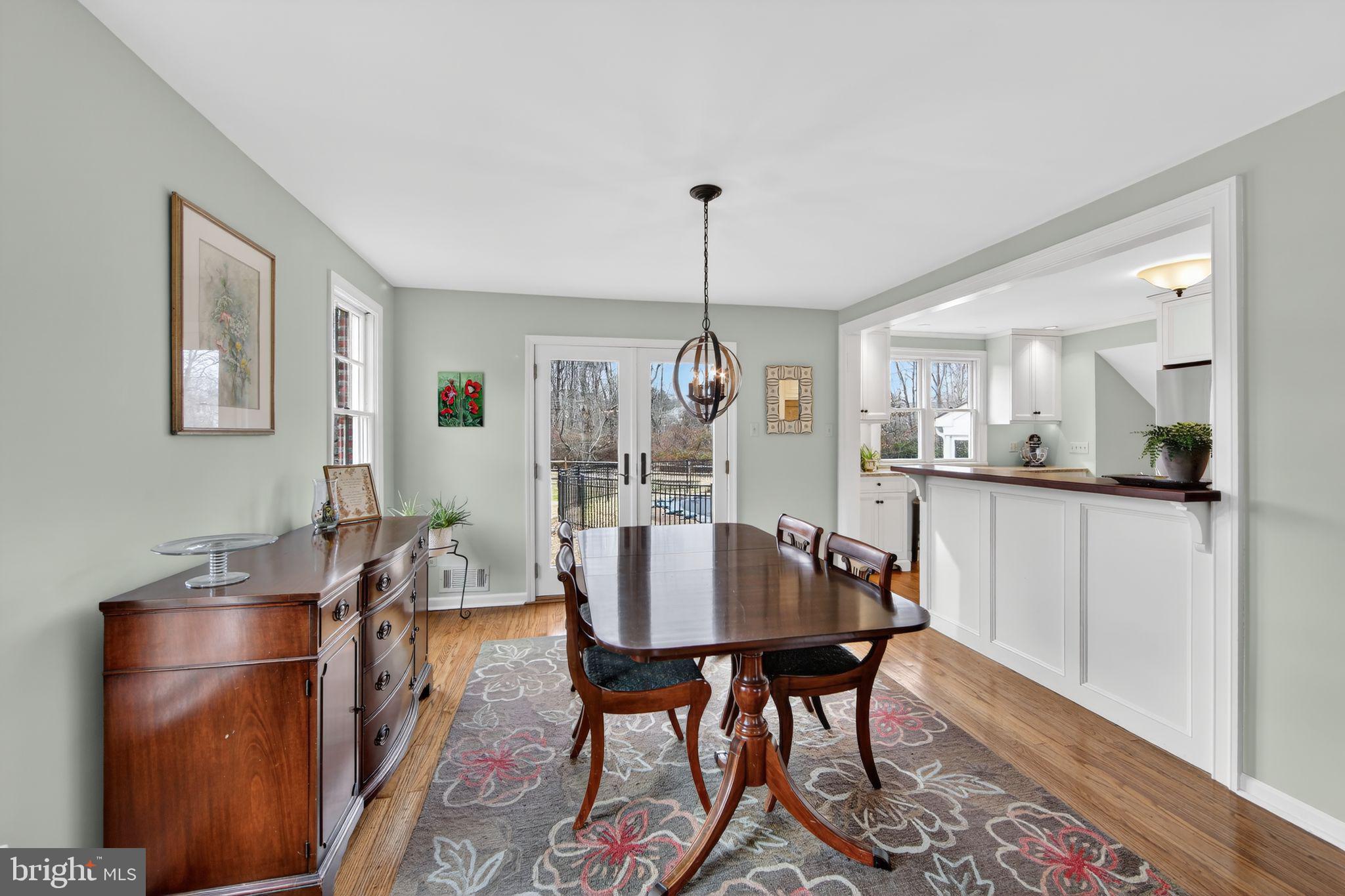 SPRING KNOLL - Residential