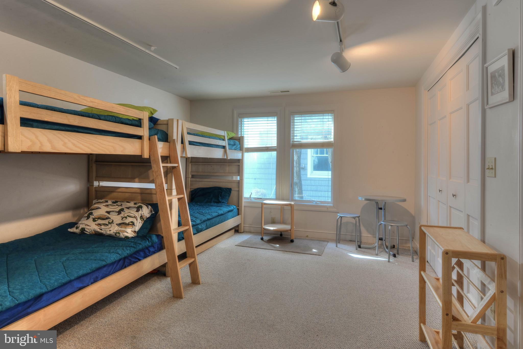 CAPE SHORES - Residential