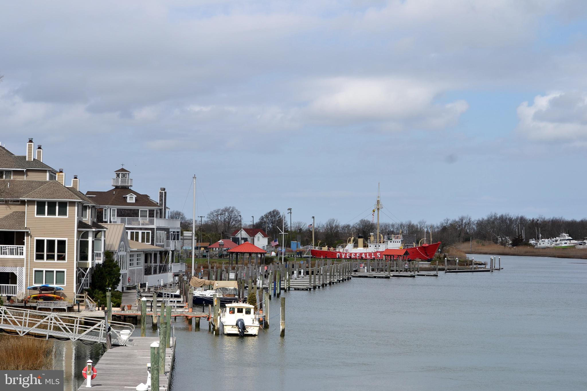 CAPE SHORES - Residential