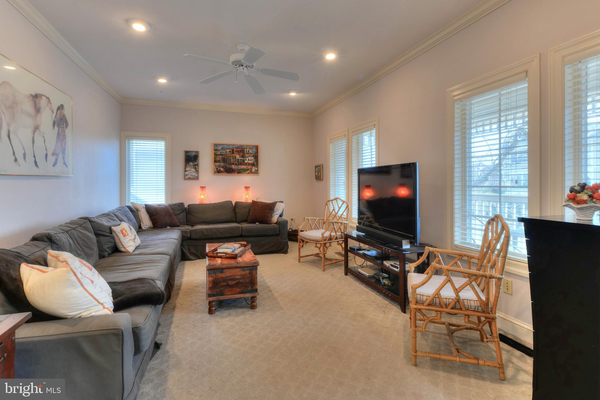 CAPE SHORES - Residential