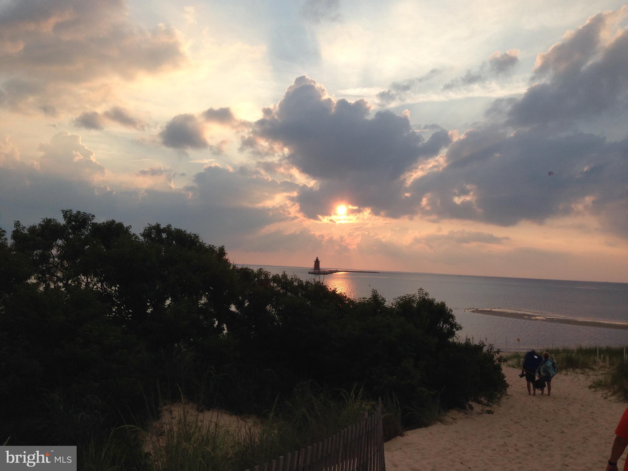 CAPE SHORES - Residential