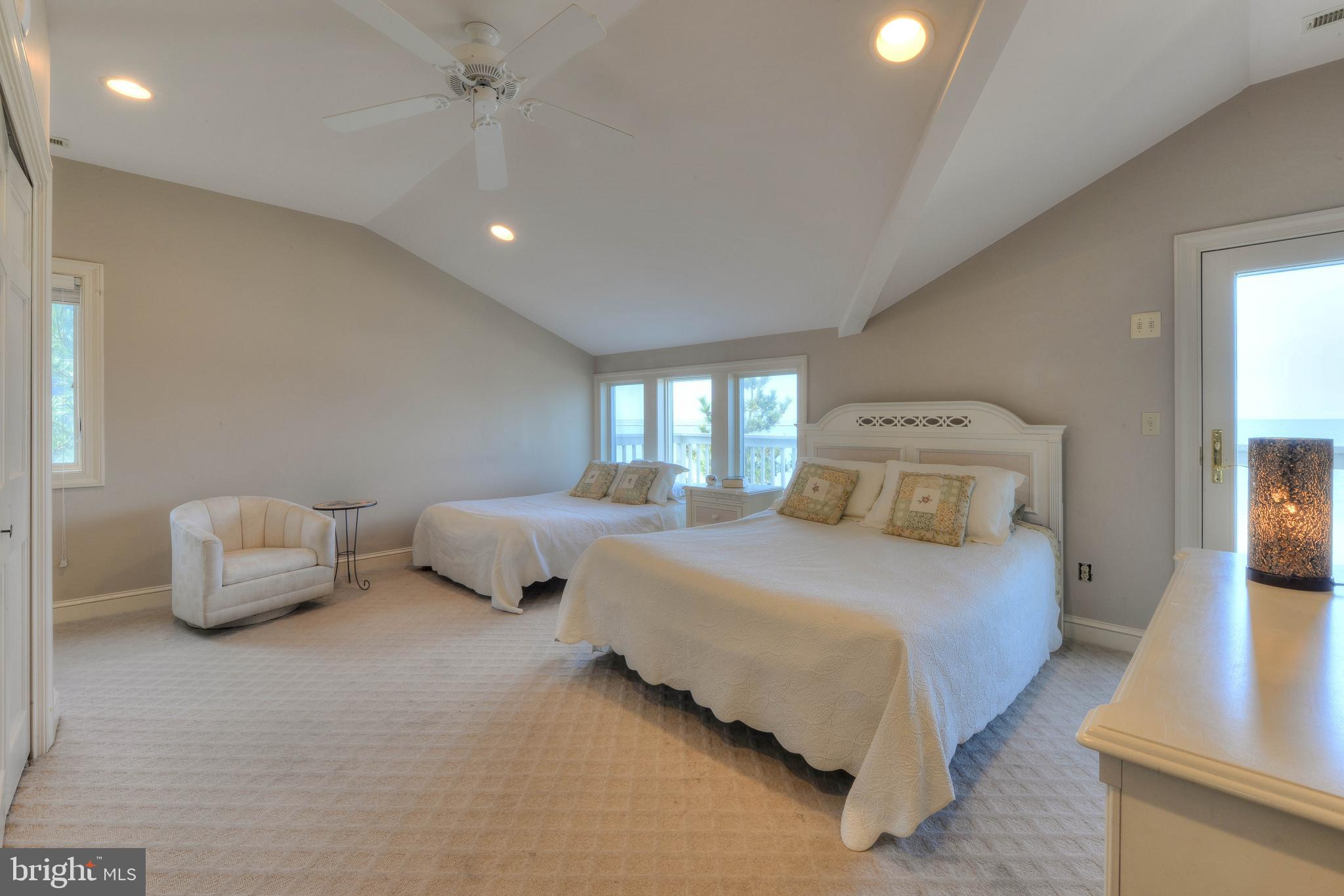 CAPE SHORES - Residential