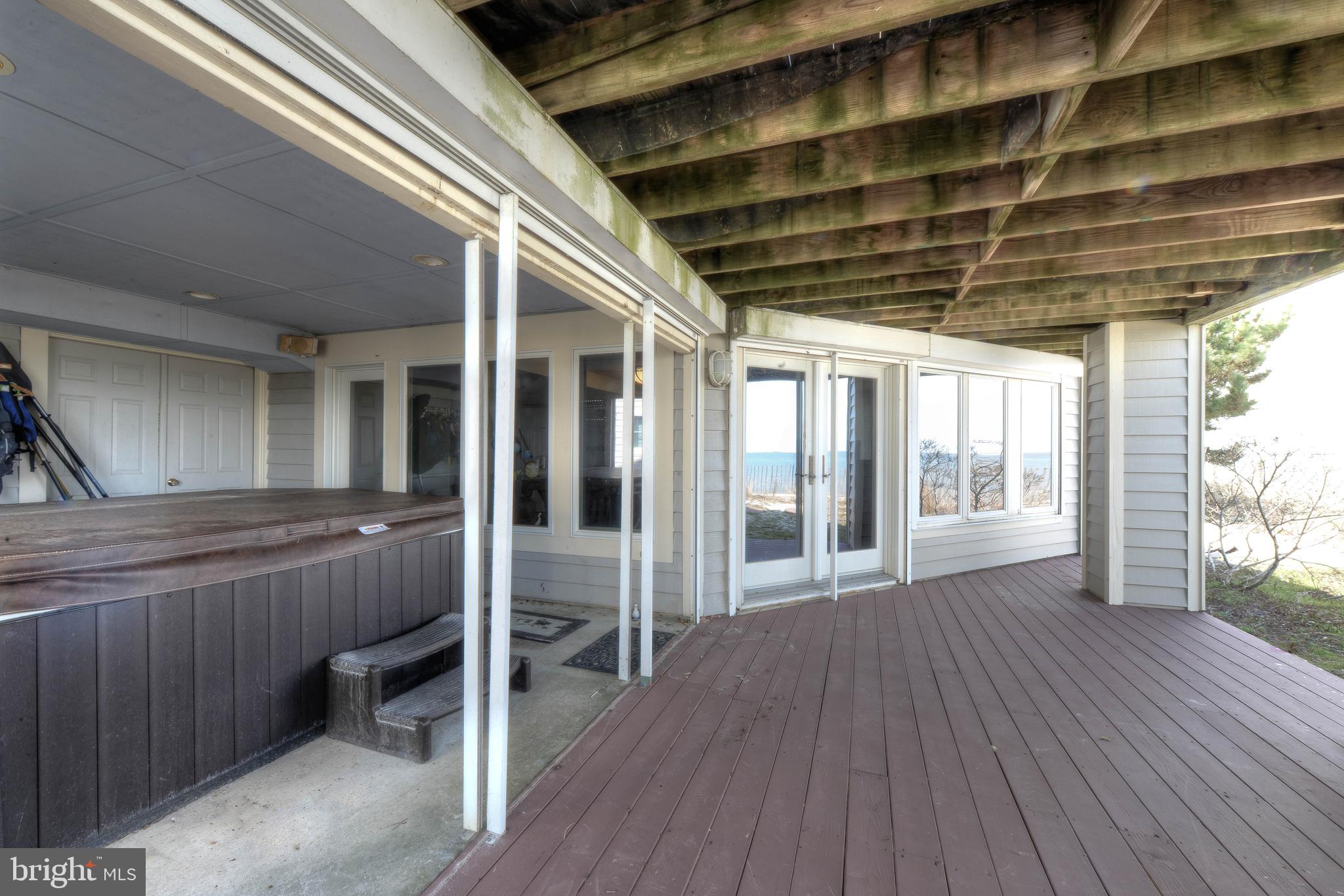 CAPE SHORES - Residential