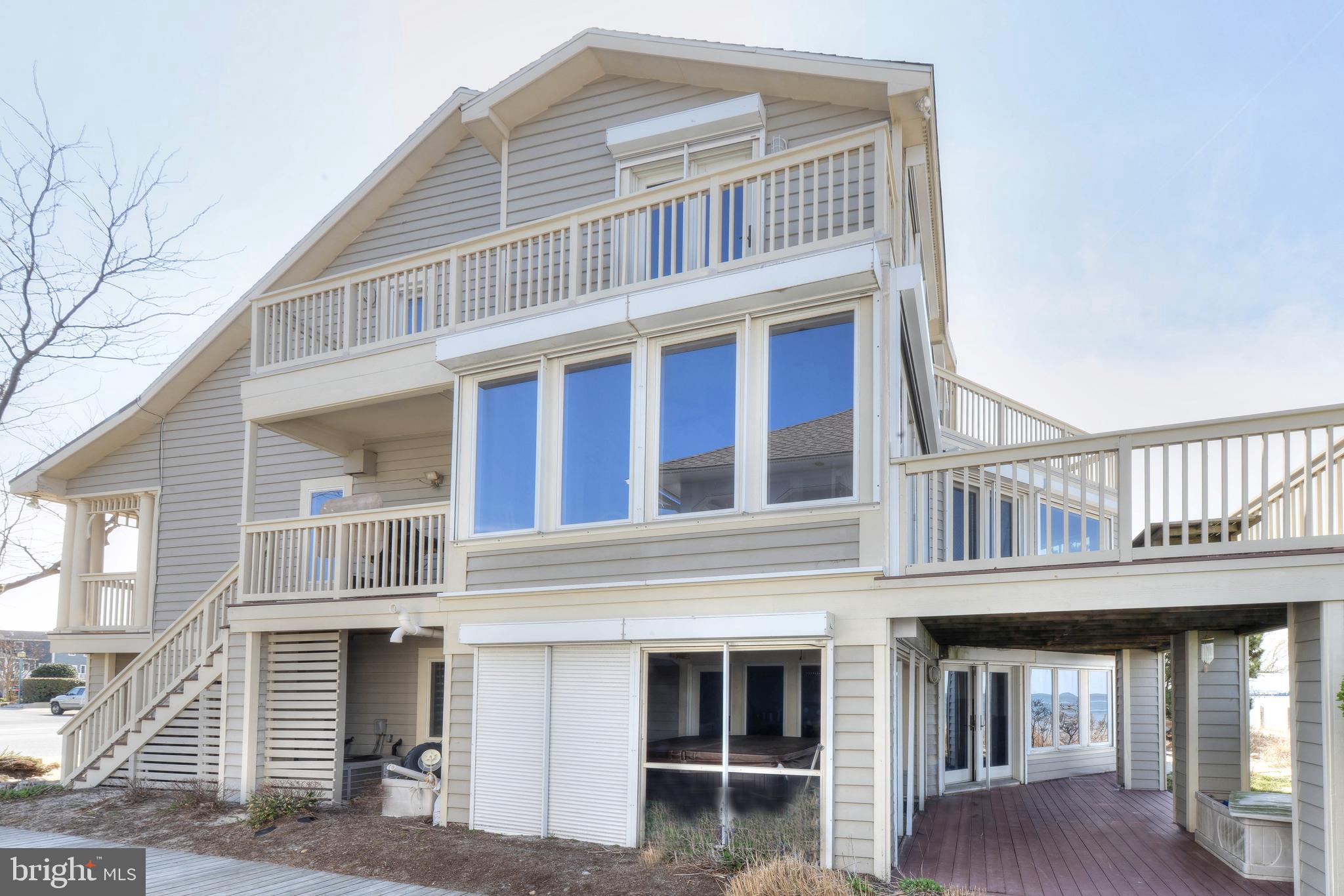 CAPE SHORES - Residential