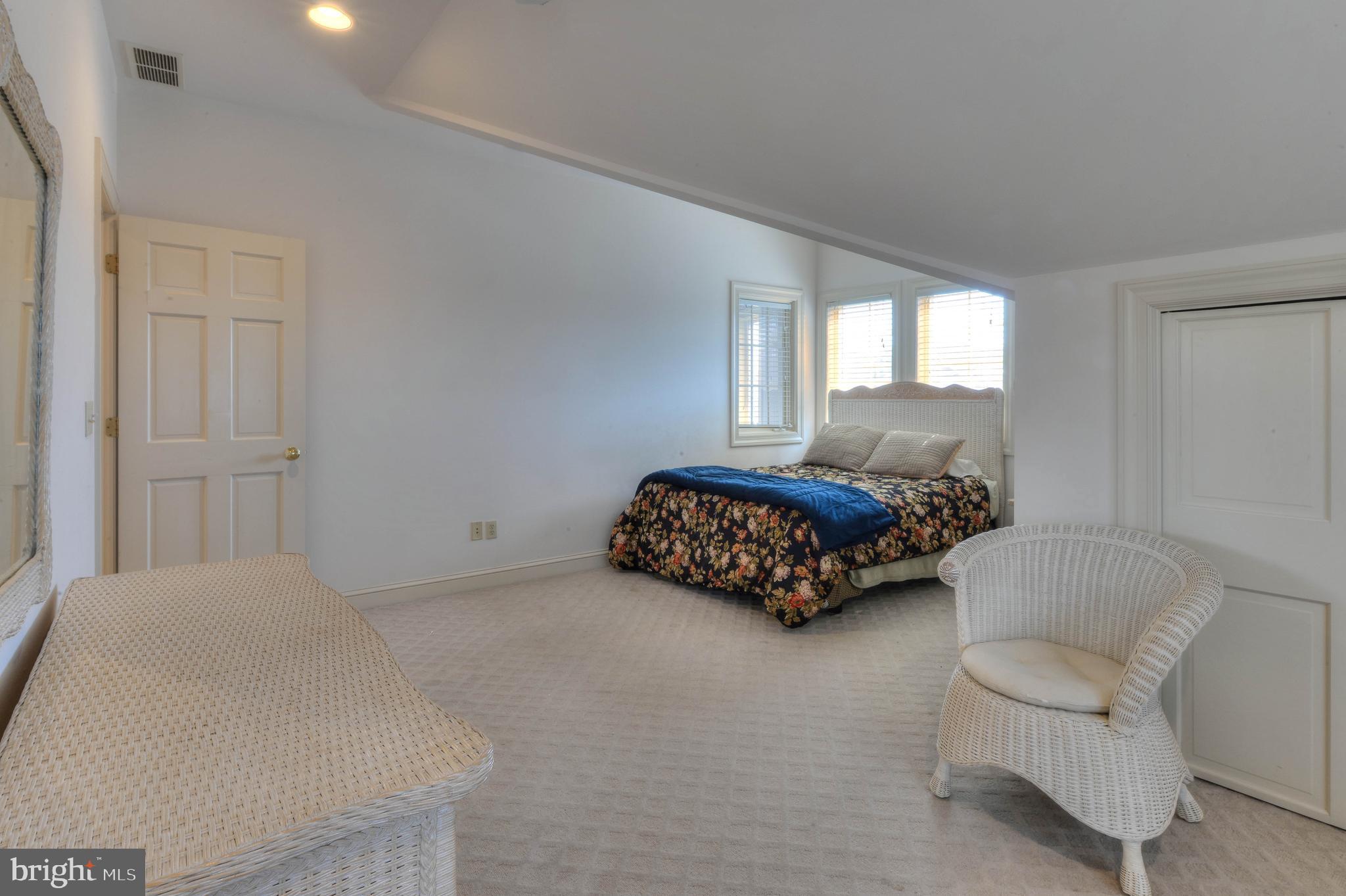 CAPE SHORES - Residential