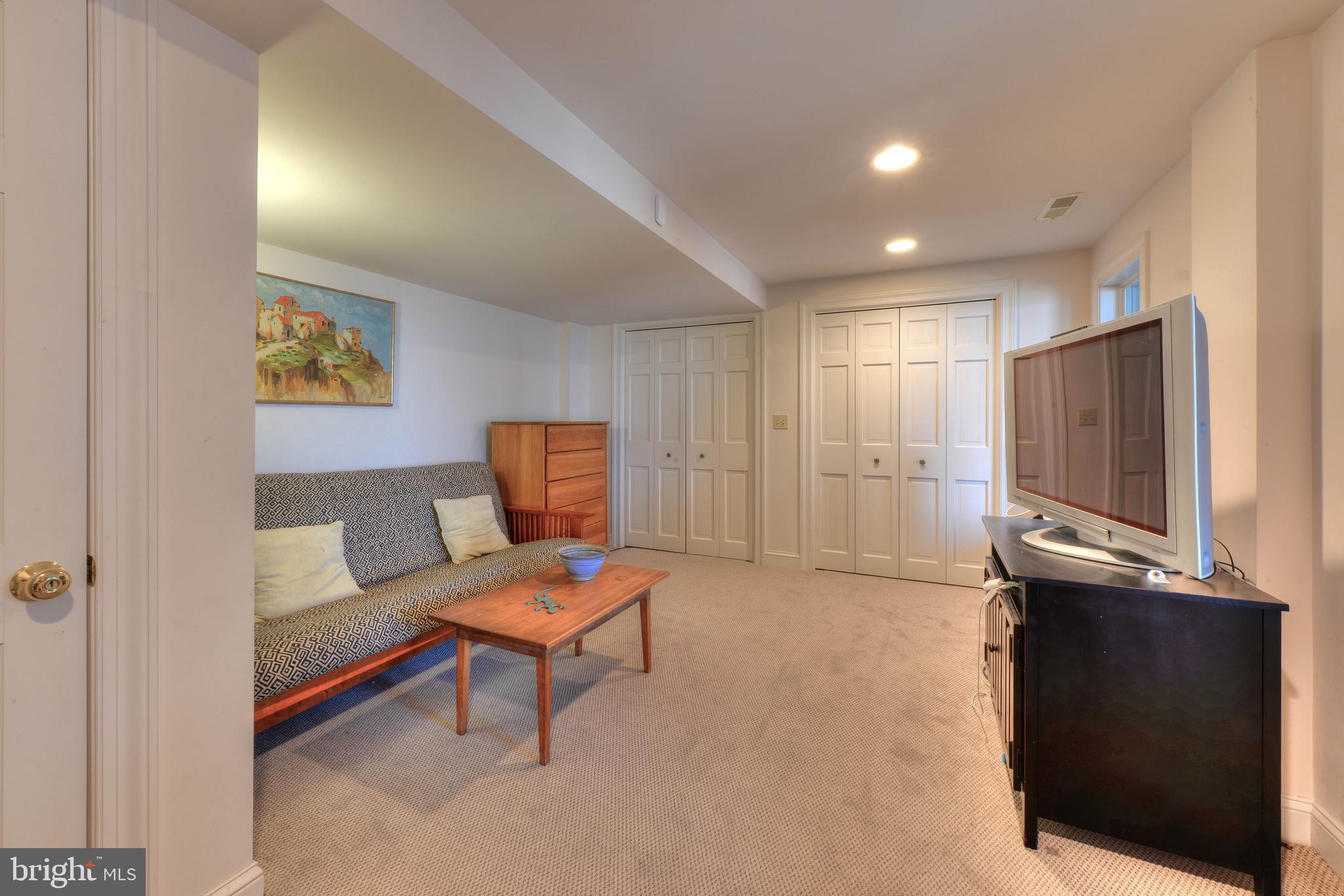 CAPE SHORES - Residential