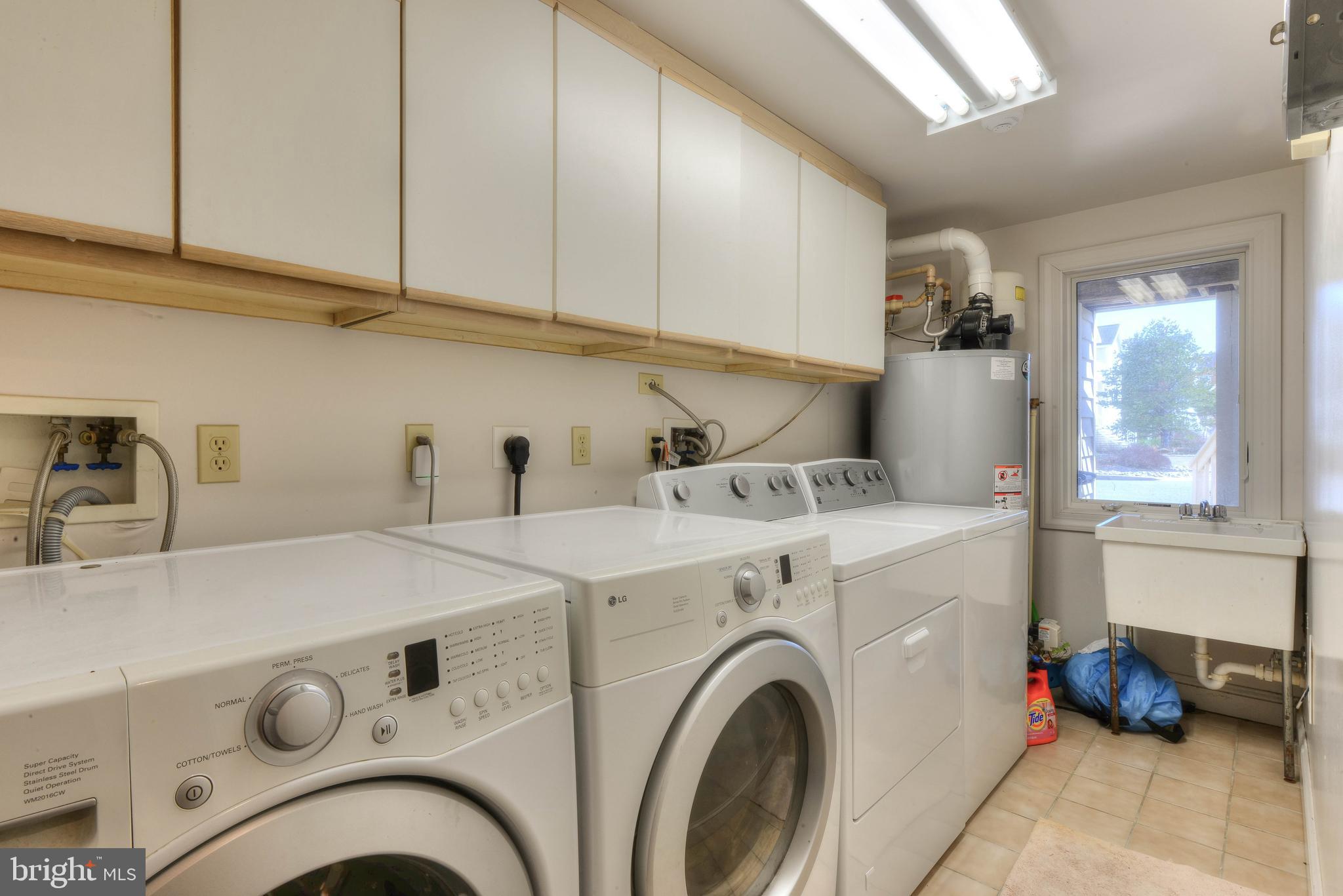 CAPE SHORES - Residential