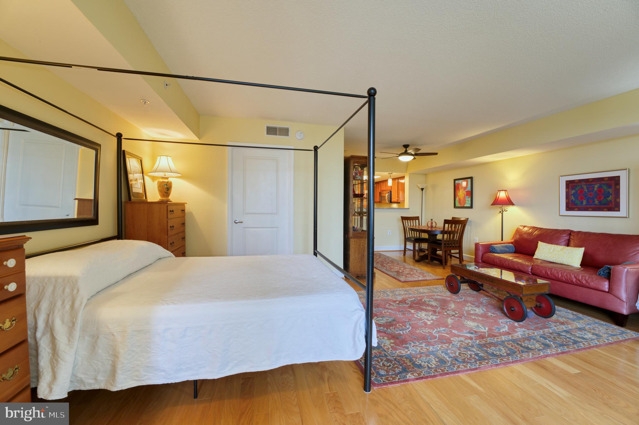 CARLTON HOUSE - Residential