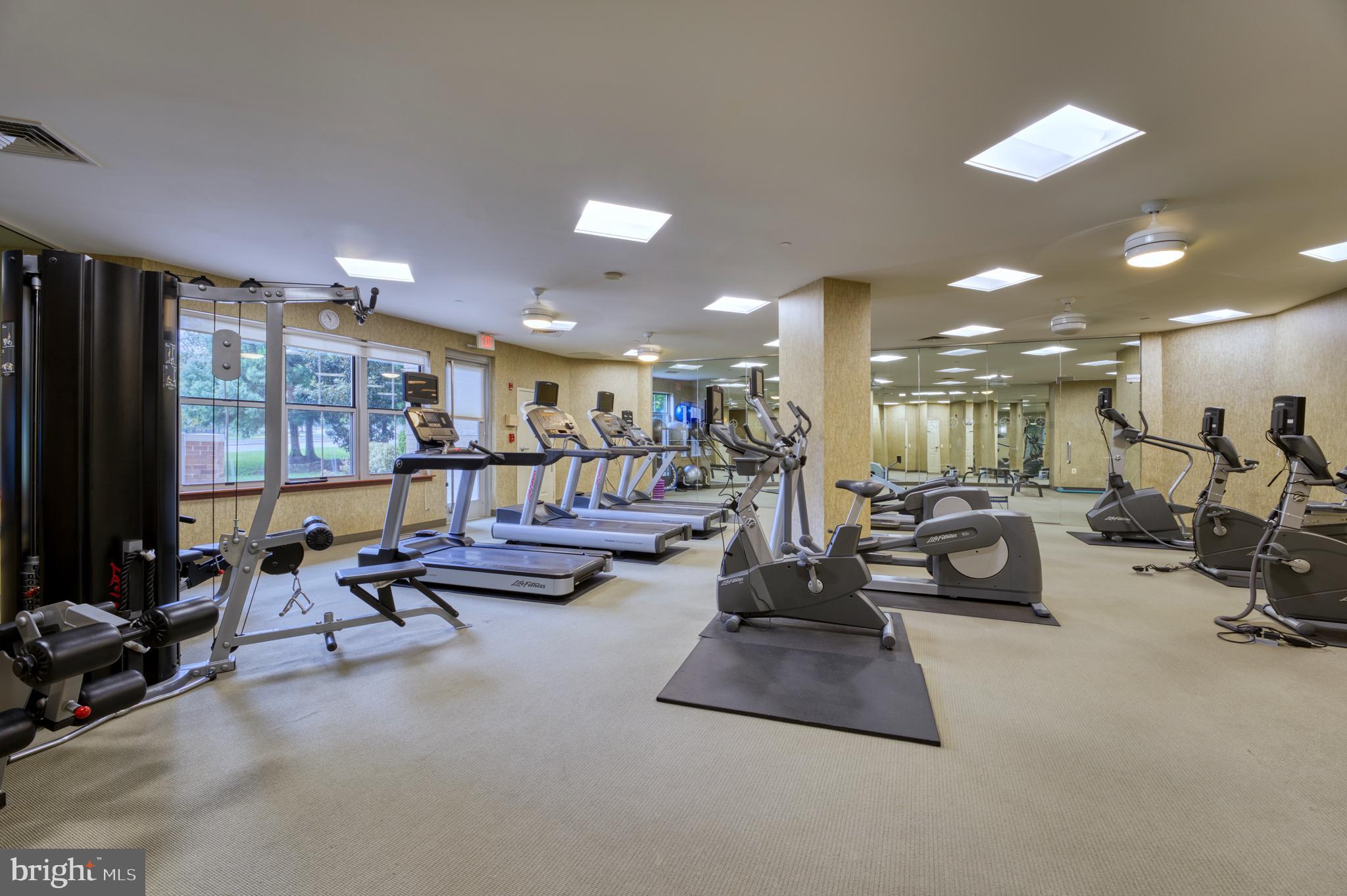 CARLTON HOUSE - Residential