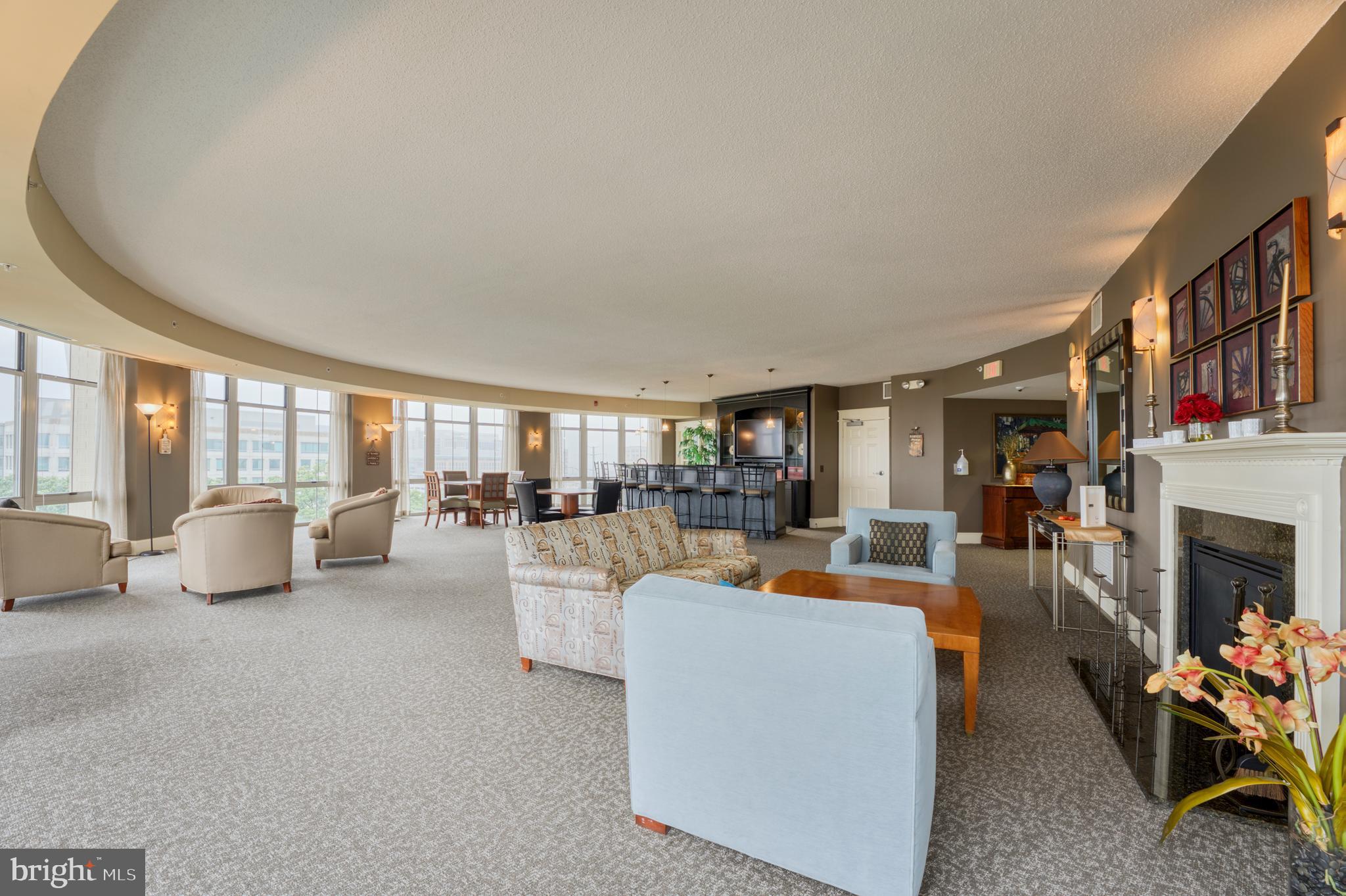 CARLTON HOUSE - Residential