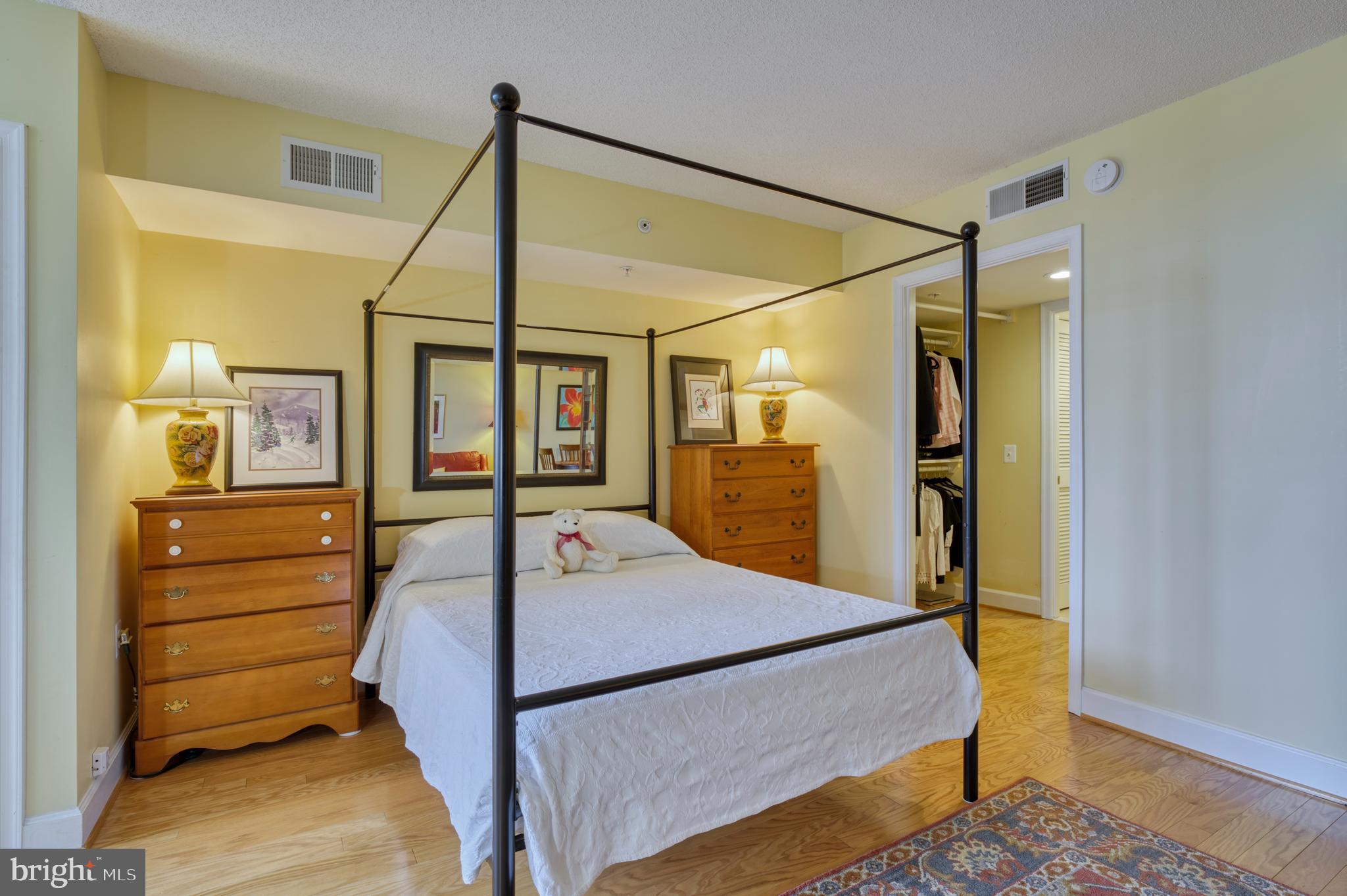 CARLTON HOUSE - Residential