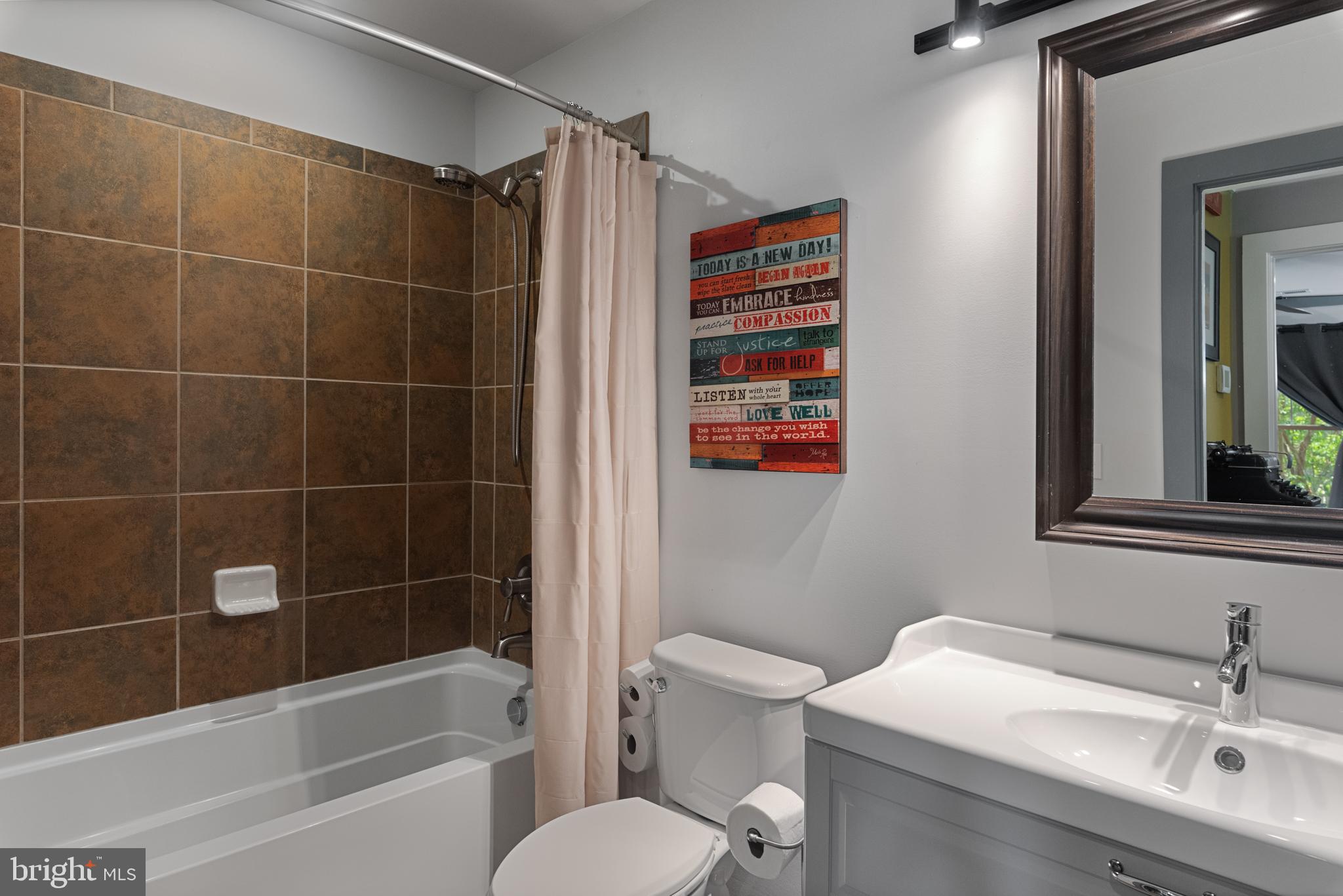 EASTPORT - Residential