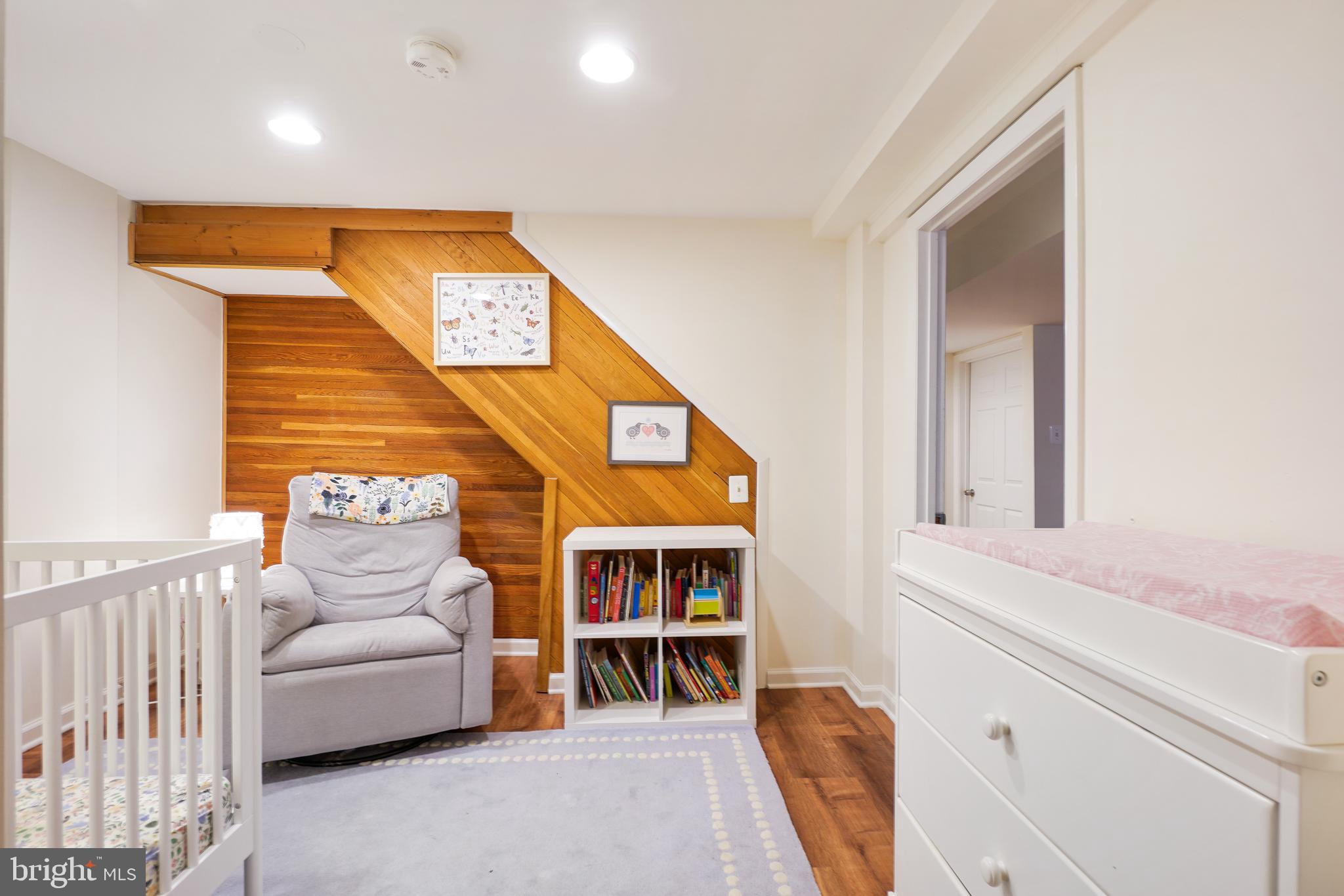 WHEATON  HILLS - Residential