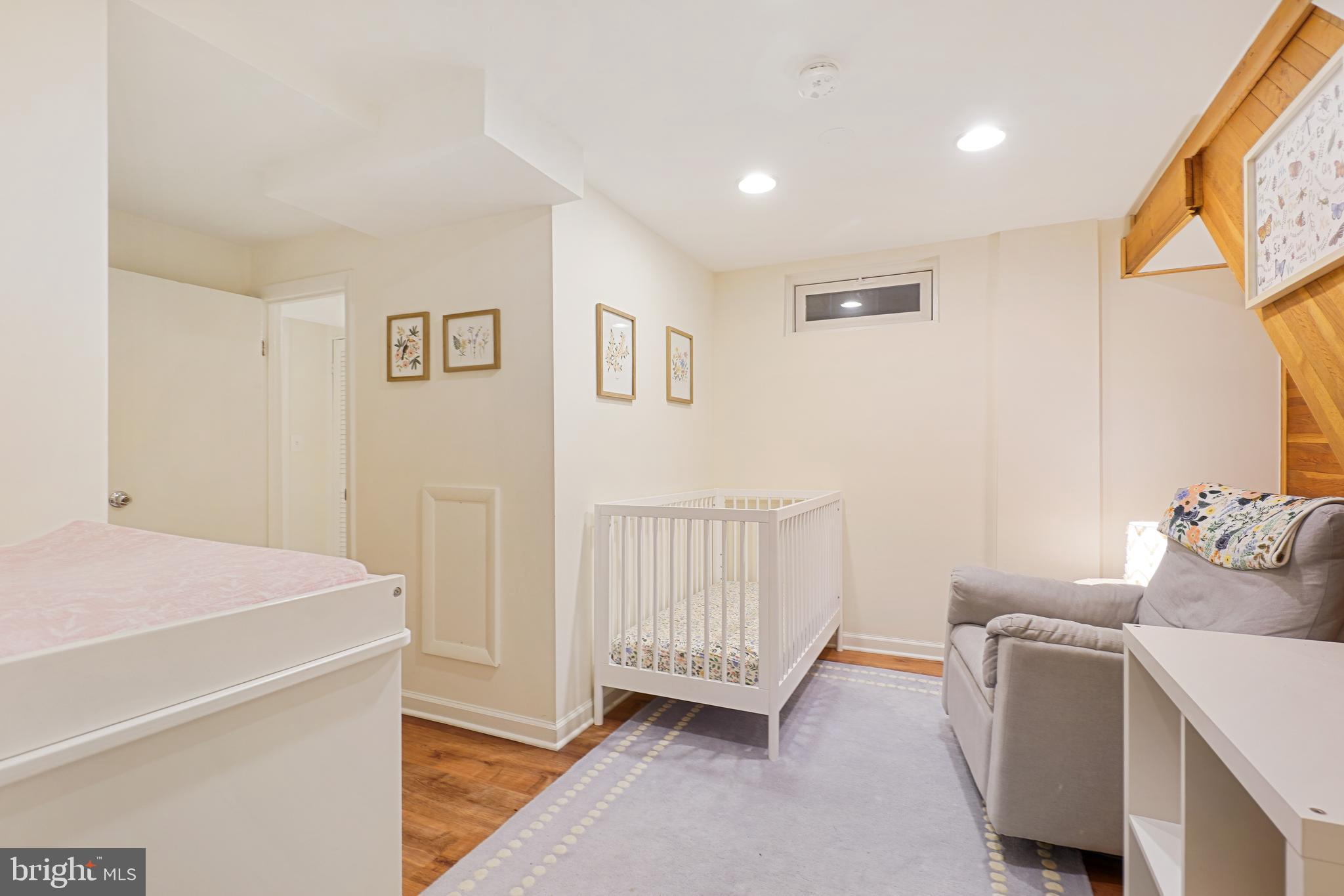 WHEATON  HILLS - Residential