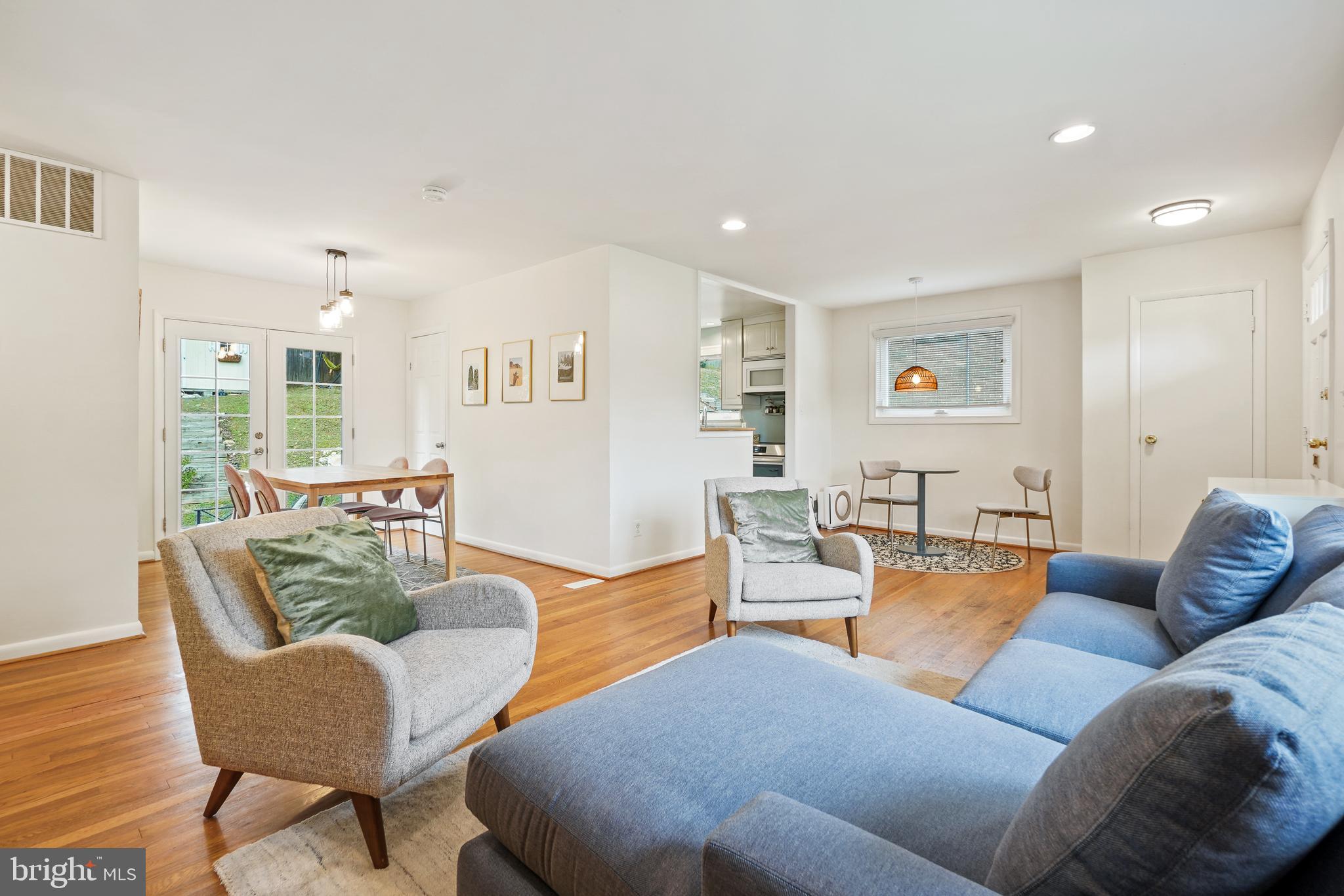 WHEATON  HILLS - Residential