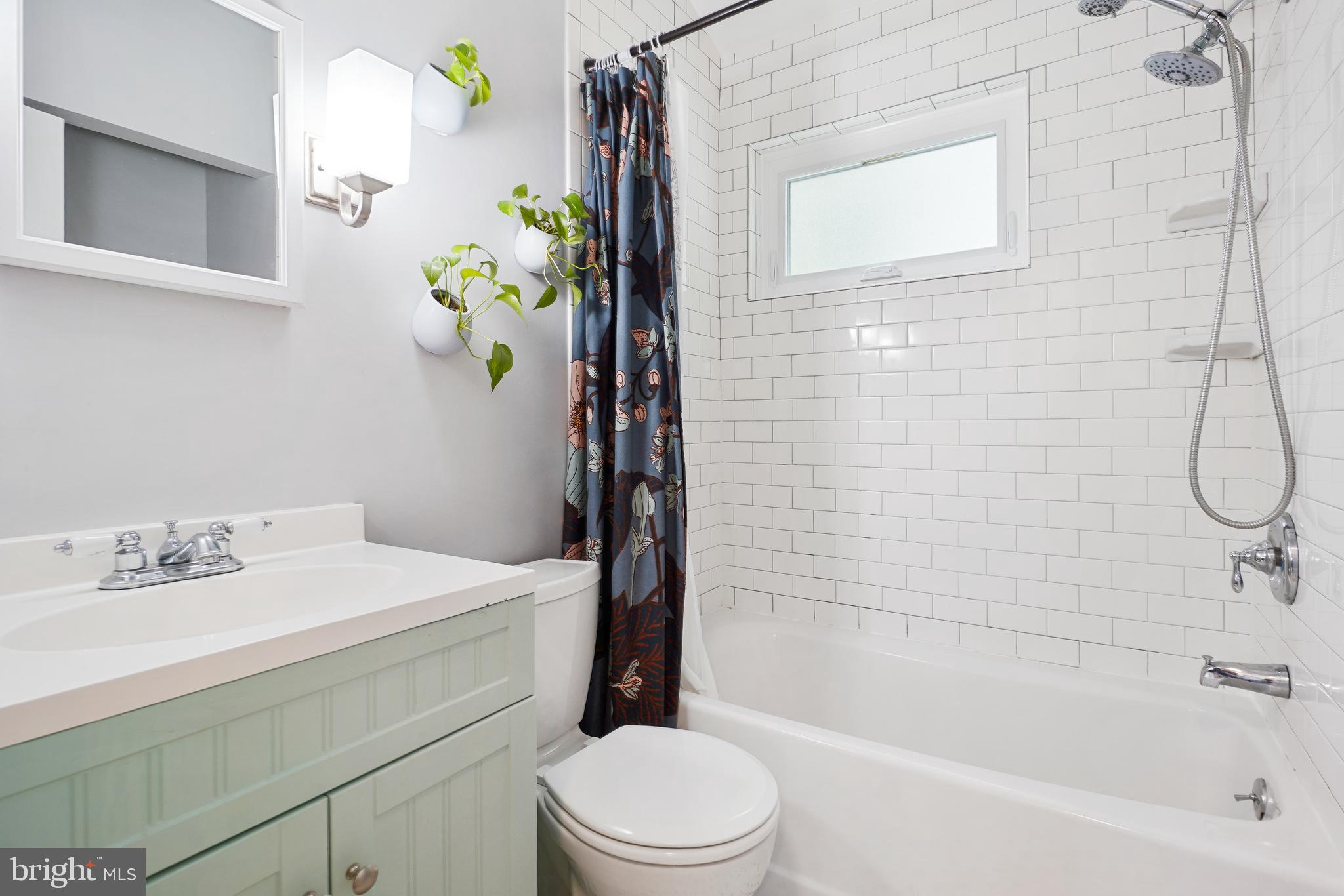 WHEATON  HILLS - Residential