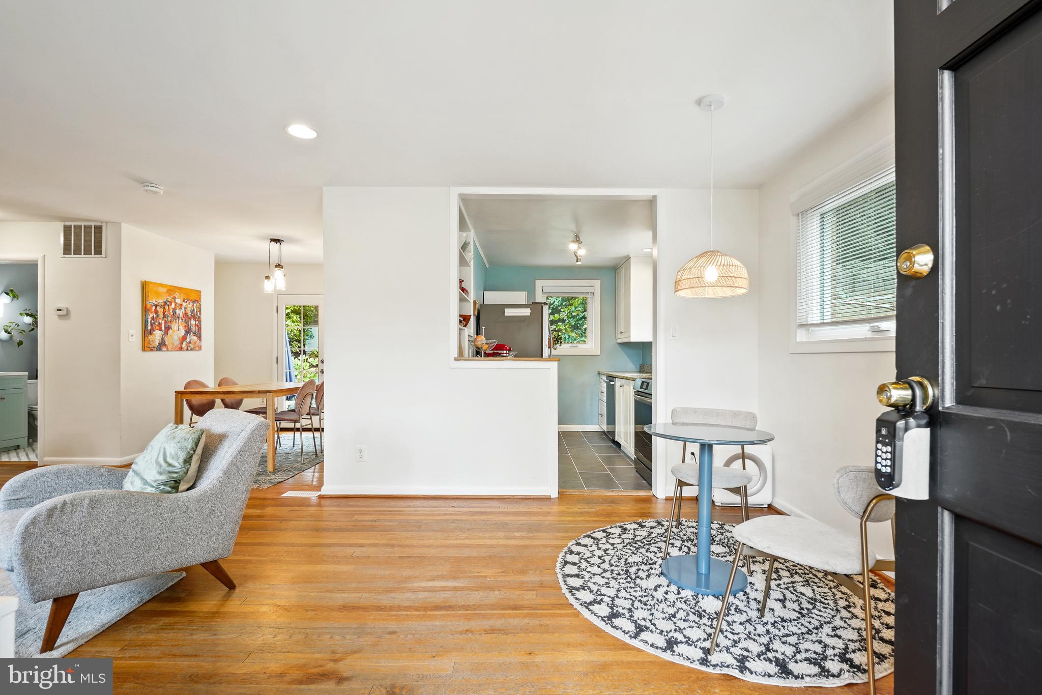 WHEATON  HILLS - Residential