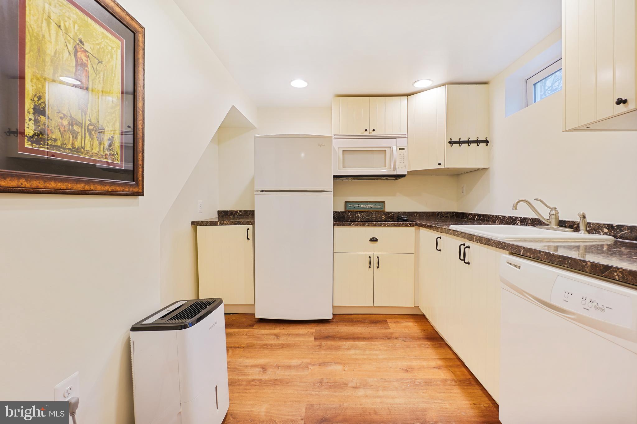 WHEATON  HILLS - Residential