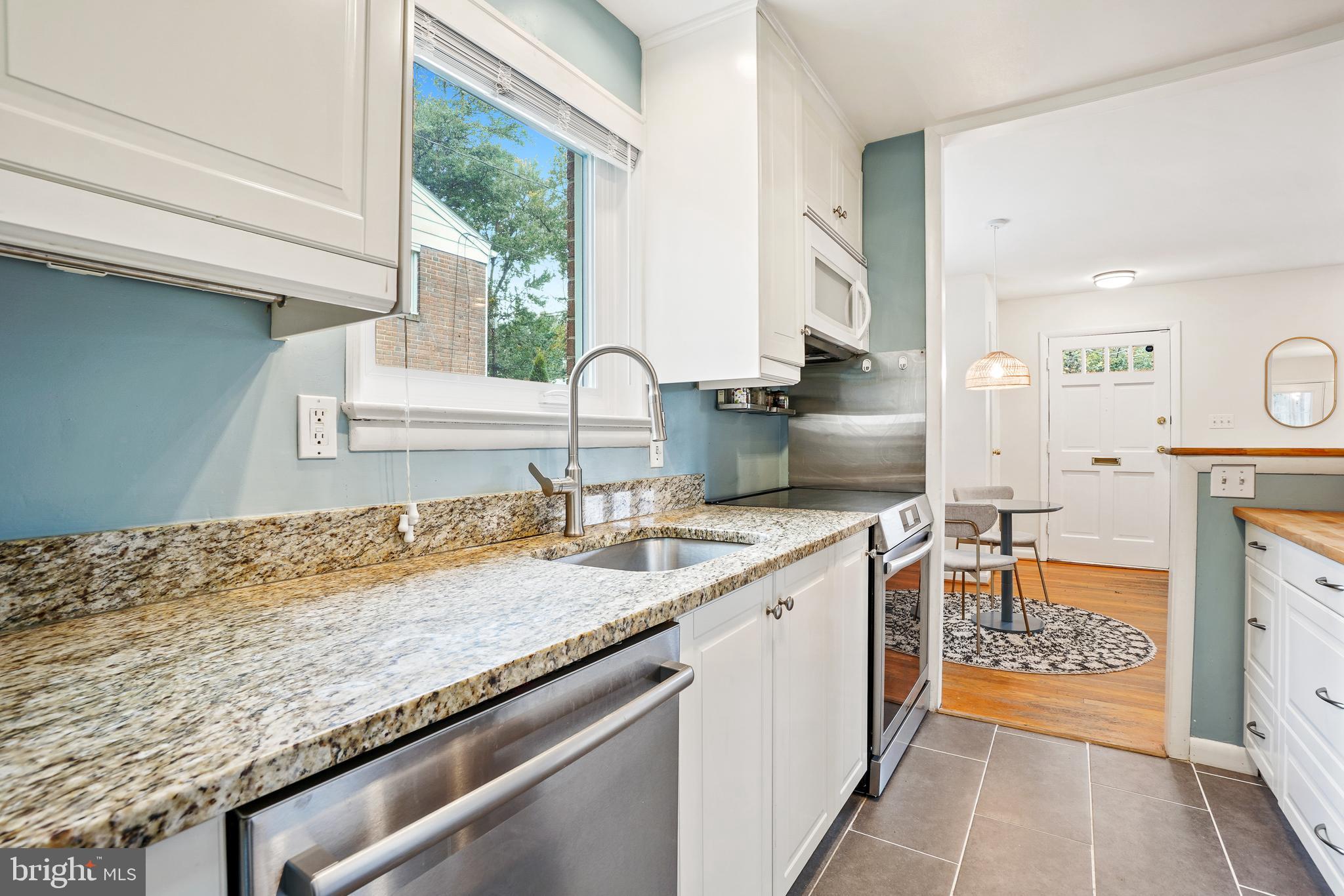 WHEATON  HILLS - Residential