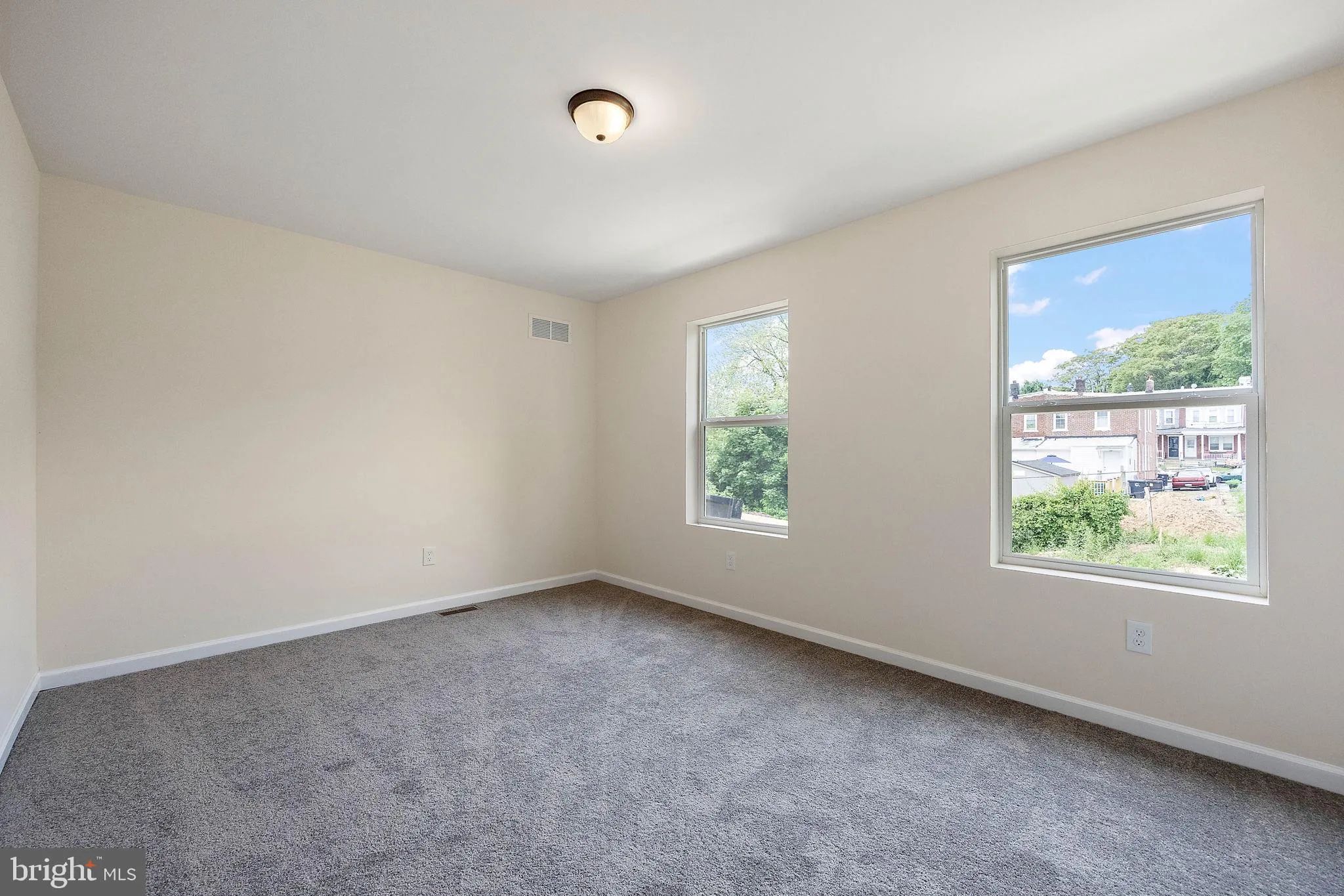 Wilmington, Delaware 19802, United States, 3 Bedrooms Bedrooms, ,3 BathroomsBathrooms,Residential,Pending,58191