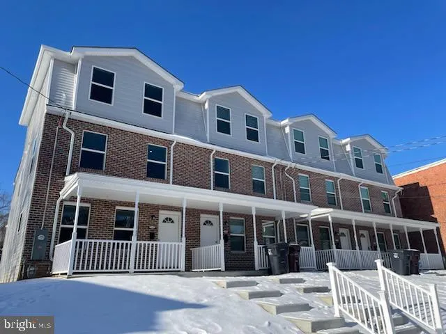 Wilmington, Delaware 19802, United States, 3 Bedrooms Bedrooms, ,3 BathroomsBathrooms,Residential,Pending,58191